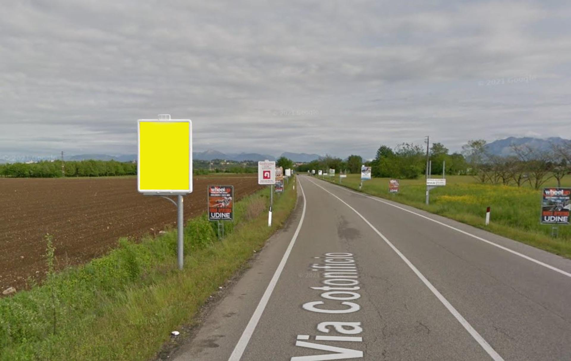 Impianto CARTELLONISTICA a Martignacco, in zona Intersport Outlet