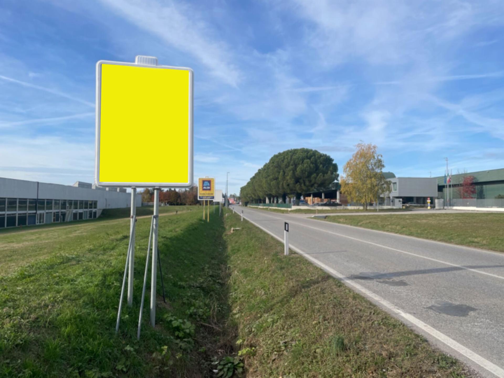 Impianto CARTELLONISTICA a Martignacco, in zona Statua di Rosso