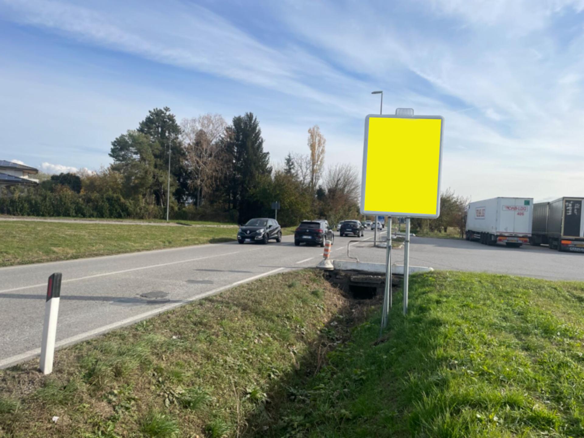 Impianto CARTELLONISTICA a Martignacco, in zona Statua di Rosso