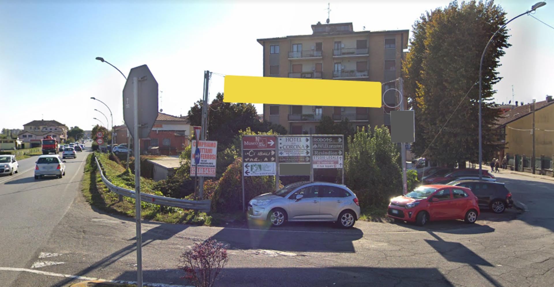 Impianto STRISCIONE a Binasco, in zona Papi kebap & pizza