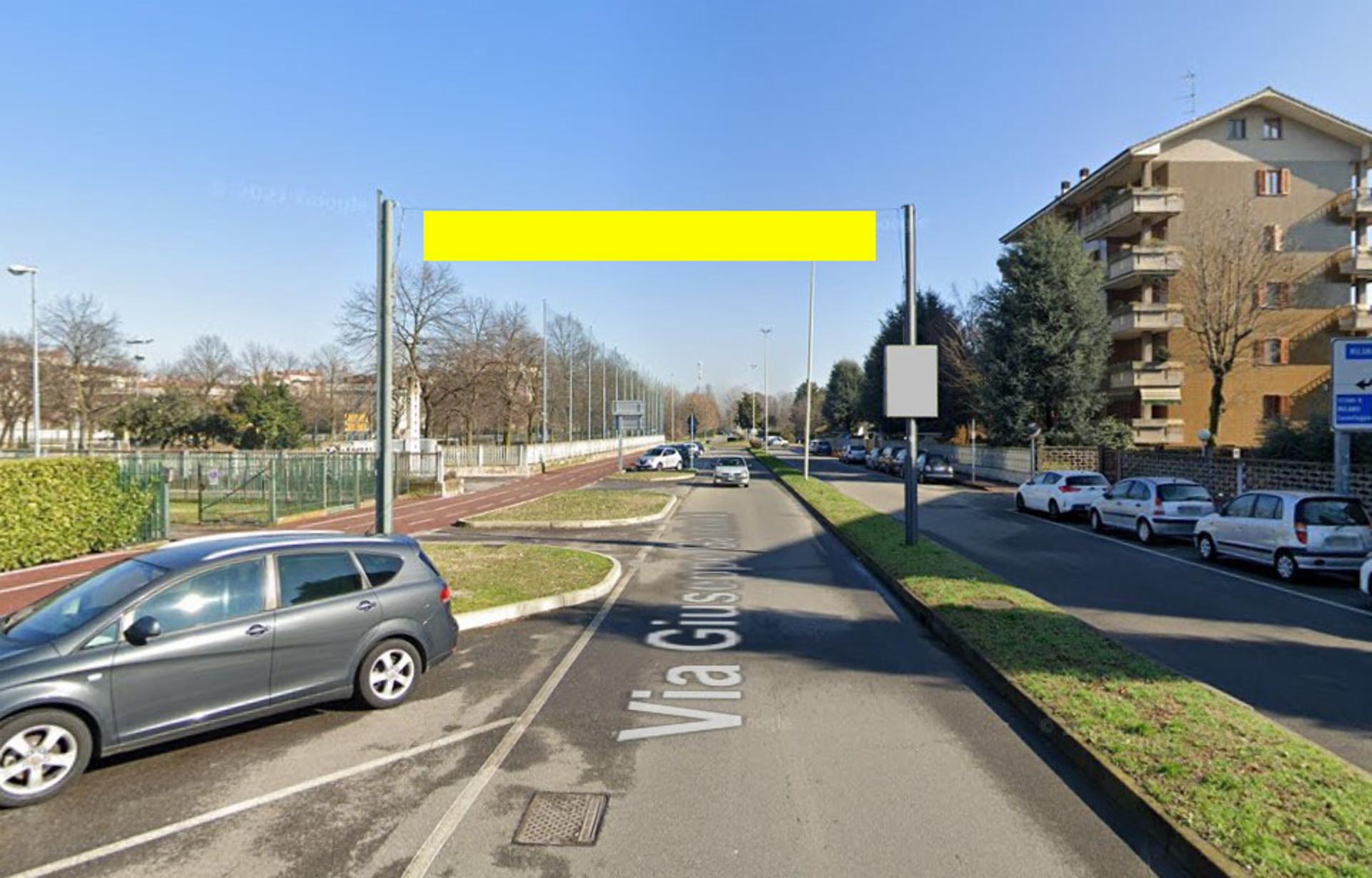 Impianto STRISCIONE a Buccinasco, in zona Naturalmente Gelato