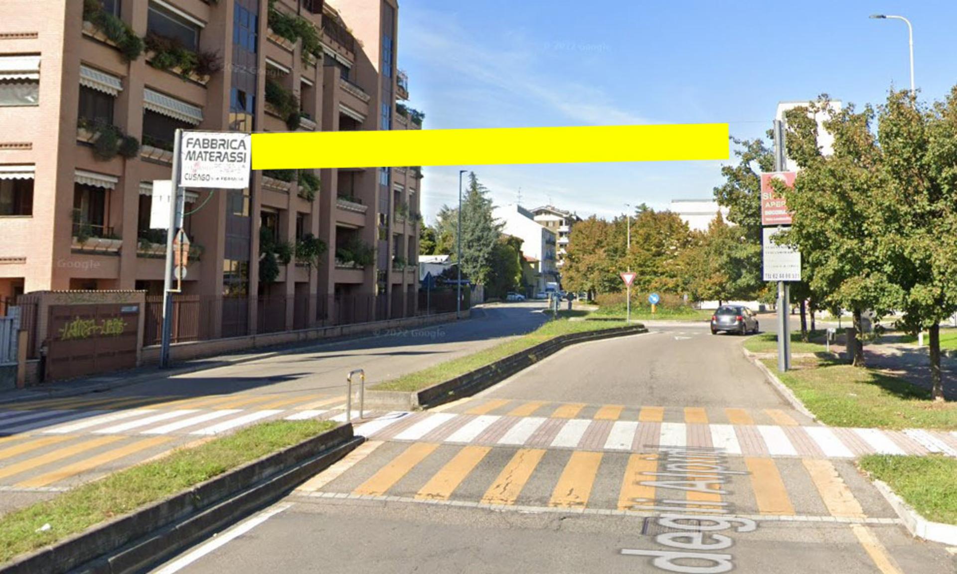 Impianto STRISCIONE a Buccinasco, in zona Naturalmente Gelato