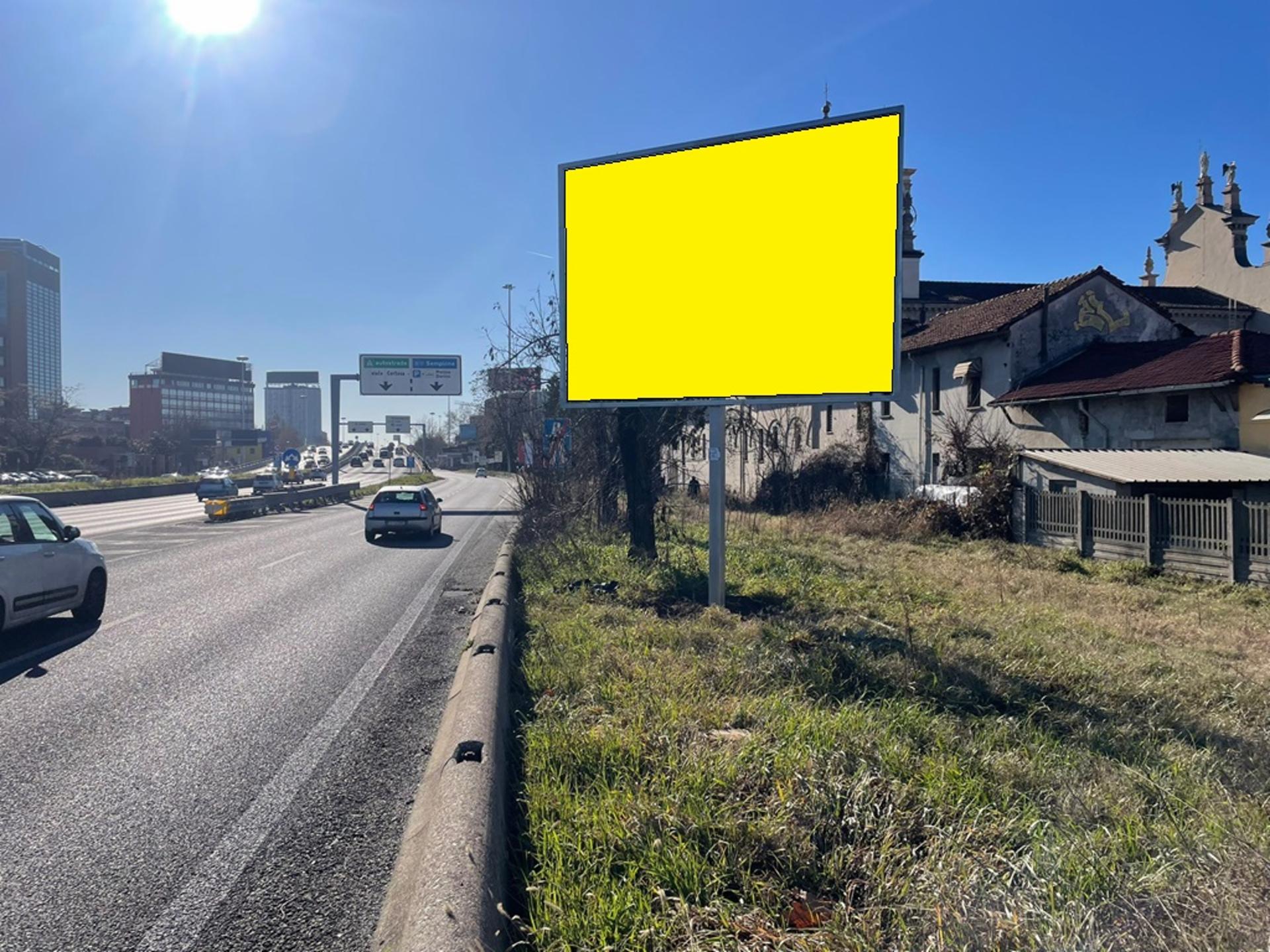 Impianto POSTER a Milano, in zona Colorado