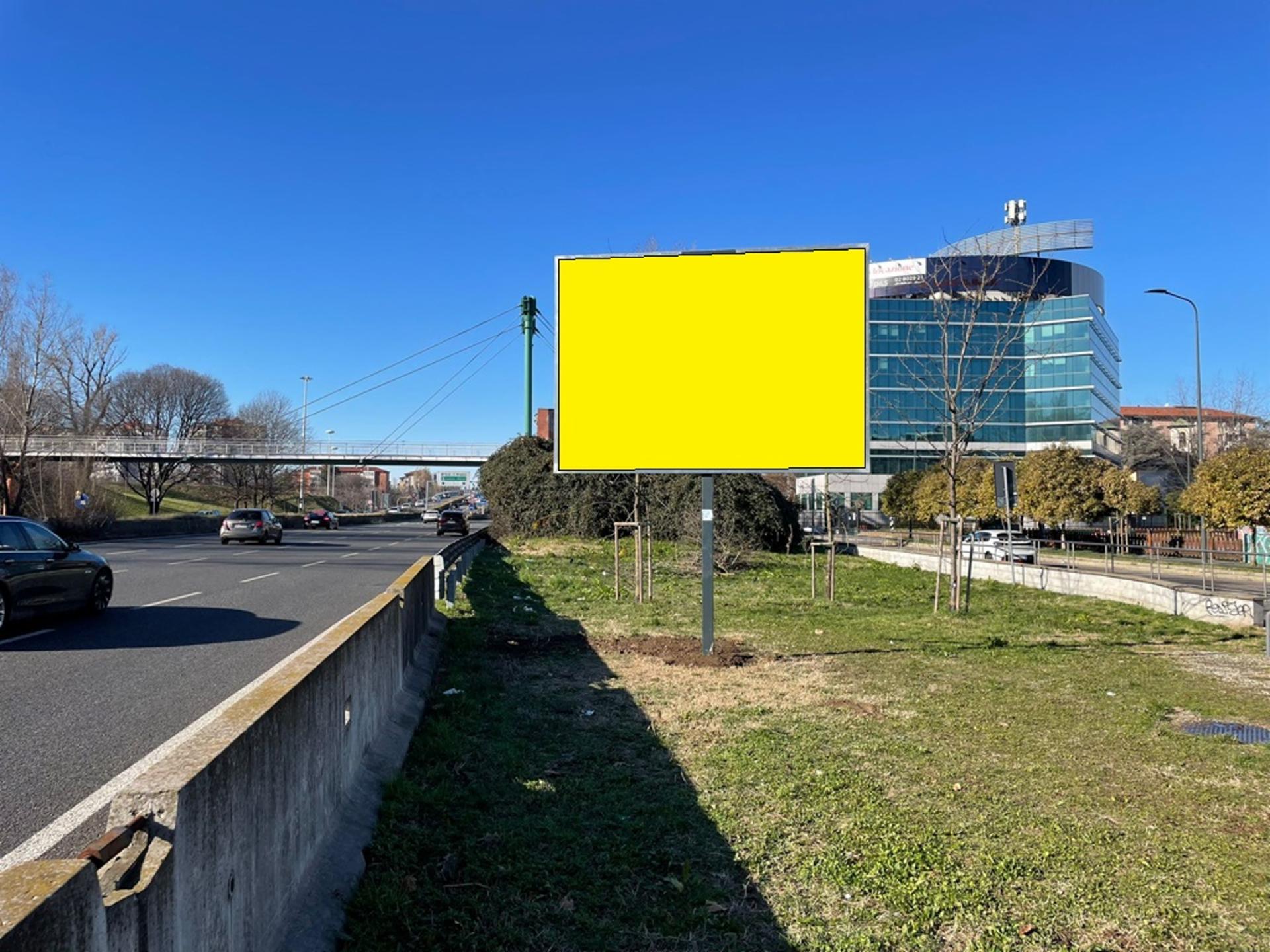Impianto POSTER a Milano, in zona La Pobbia