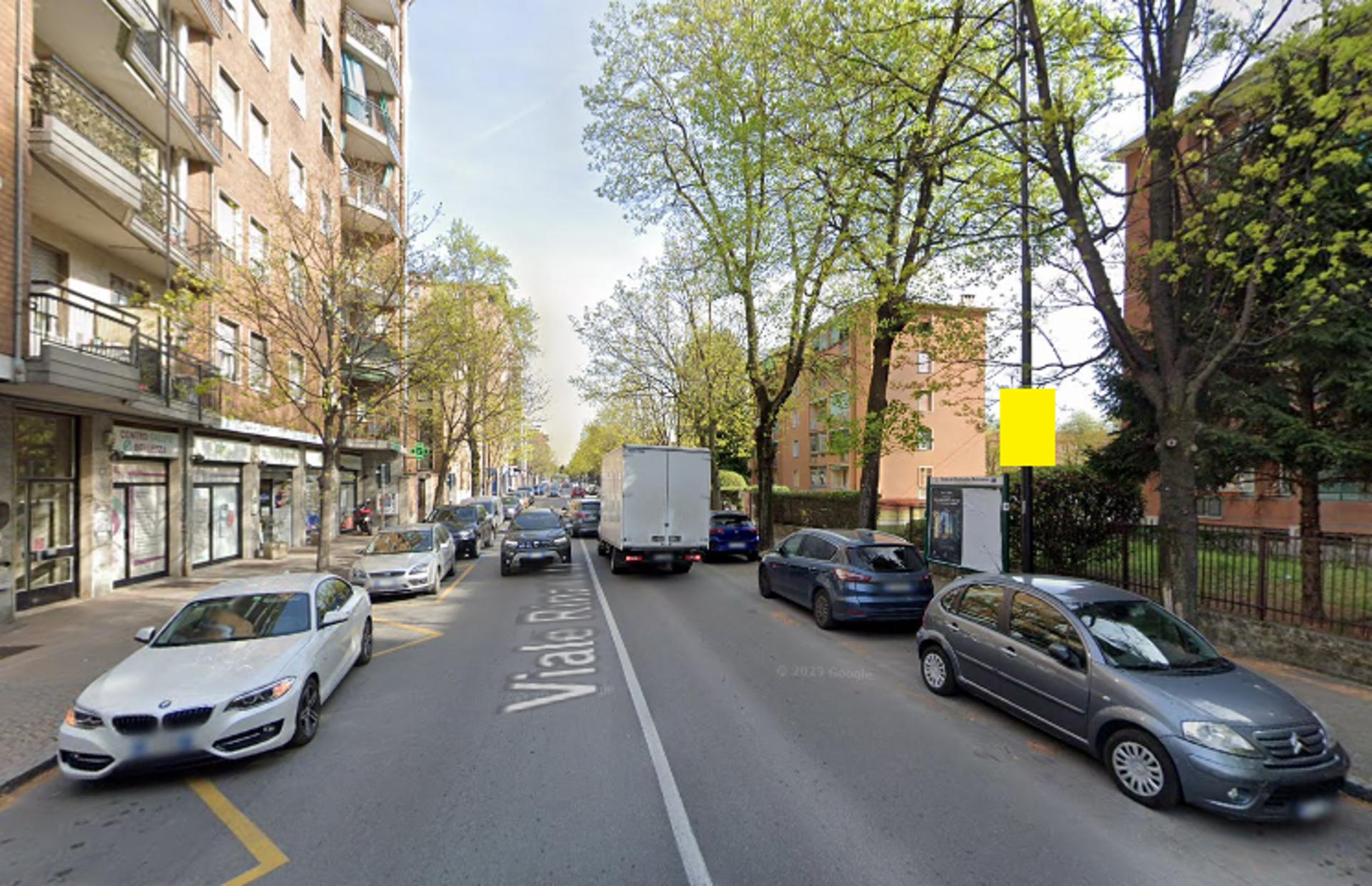 Impianto POLE MEDIA a Cinisello Balsamo, in zona Simoni Arredatori