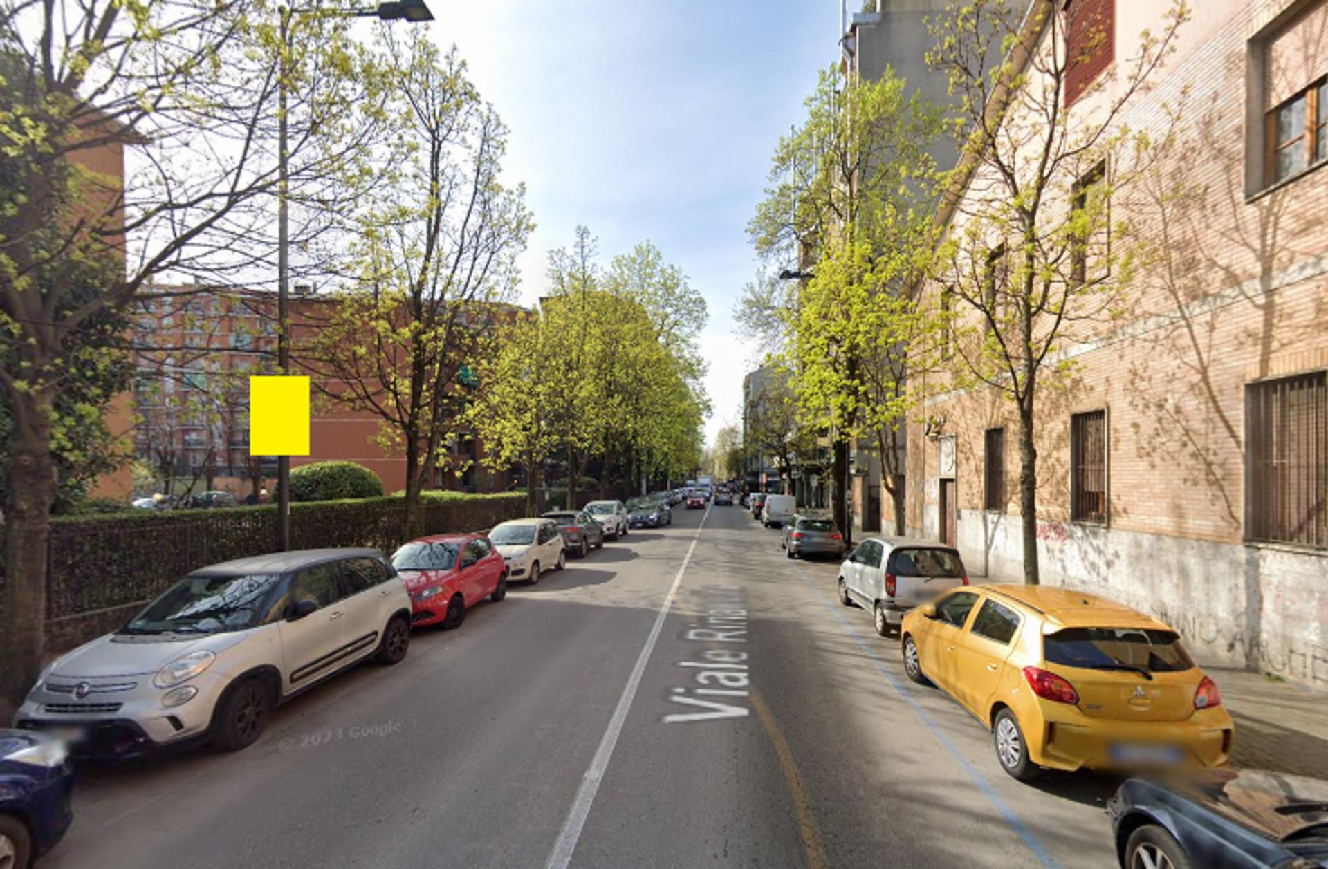Impianto POLE MEDIA a Cinisello Balsamo, in zona Simoni Arredatori