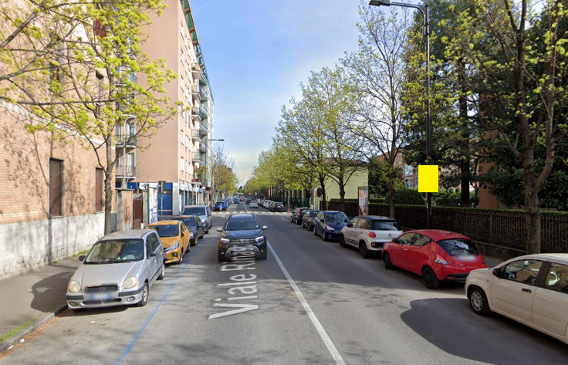 Impianto POLE MEDIA a Cinisello Balsamo, in zona Simoni Arredatori