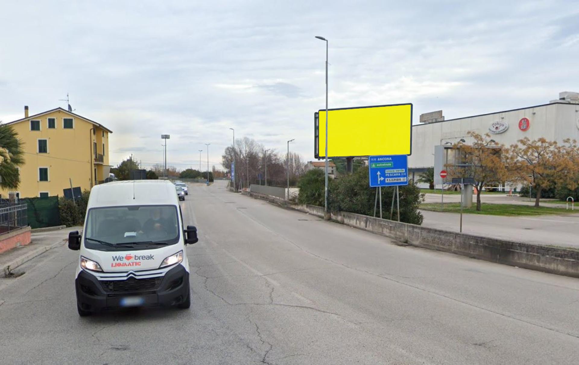 Impianto 6 X 3 a Porto Sant'Elpidio, in zona Decathlon