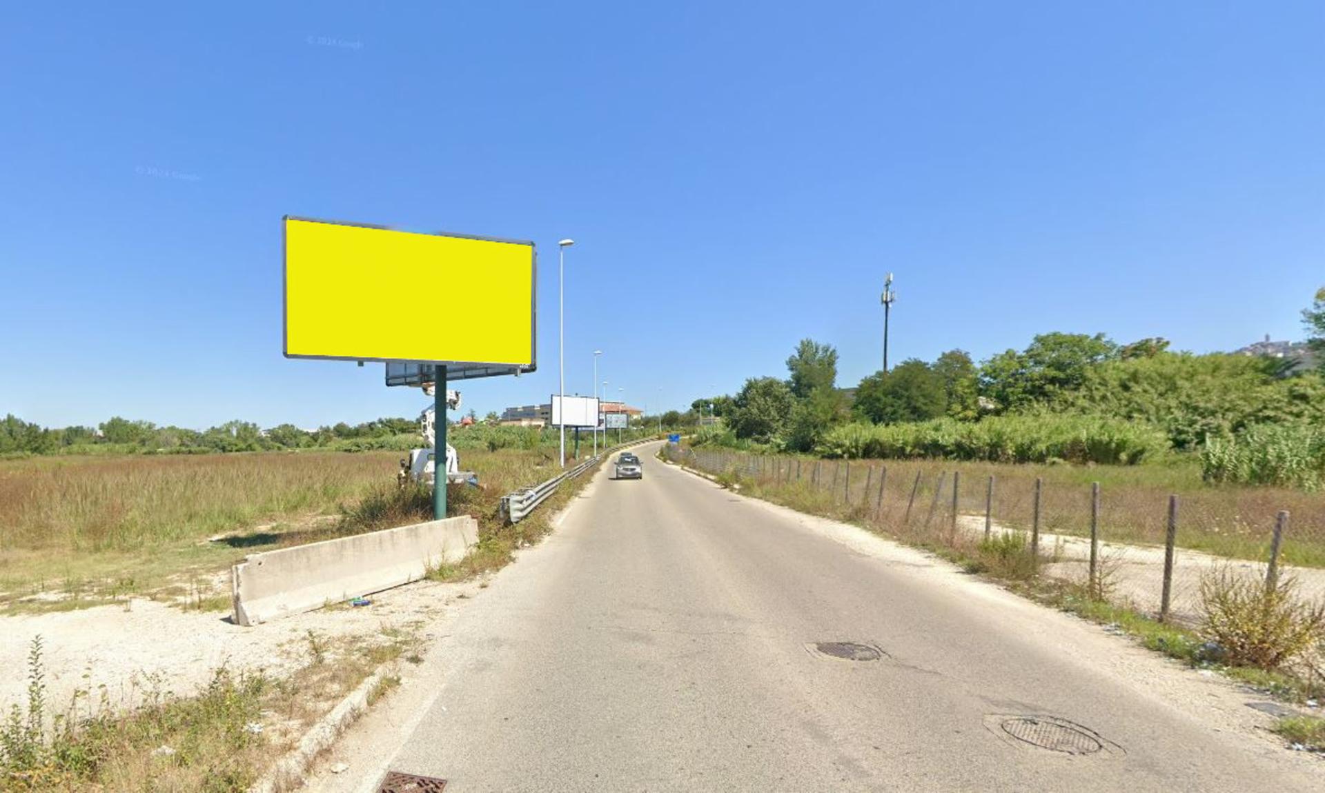 Impianto 6 X 3 a Chieti, in zona Guess