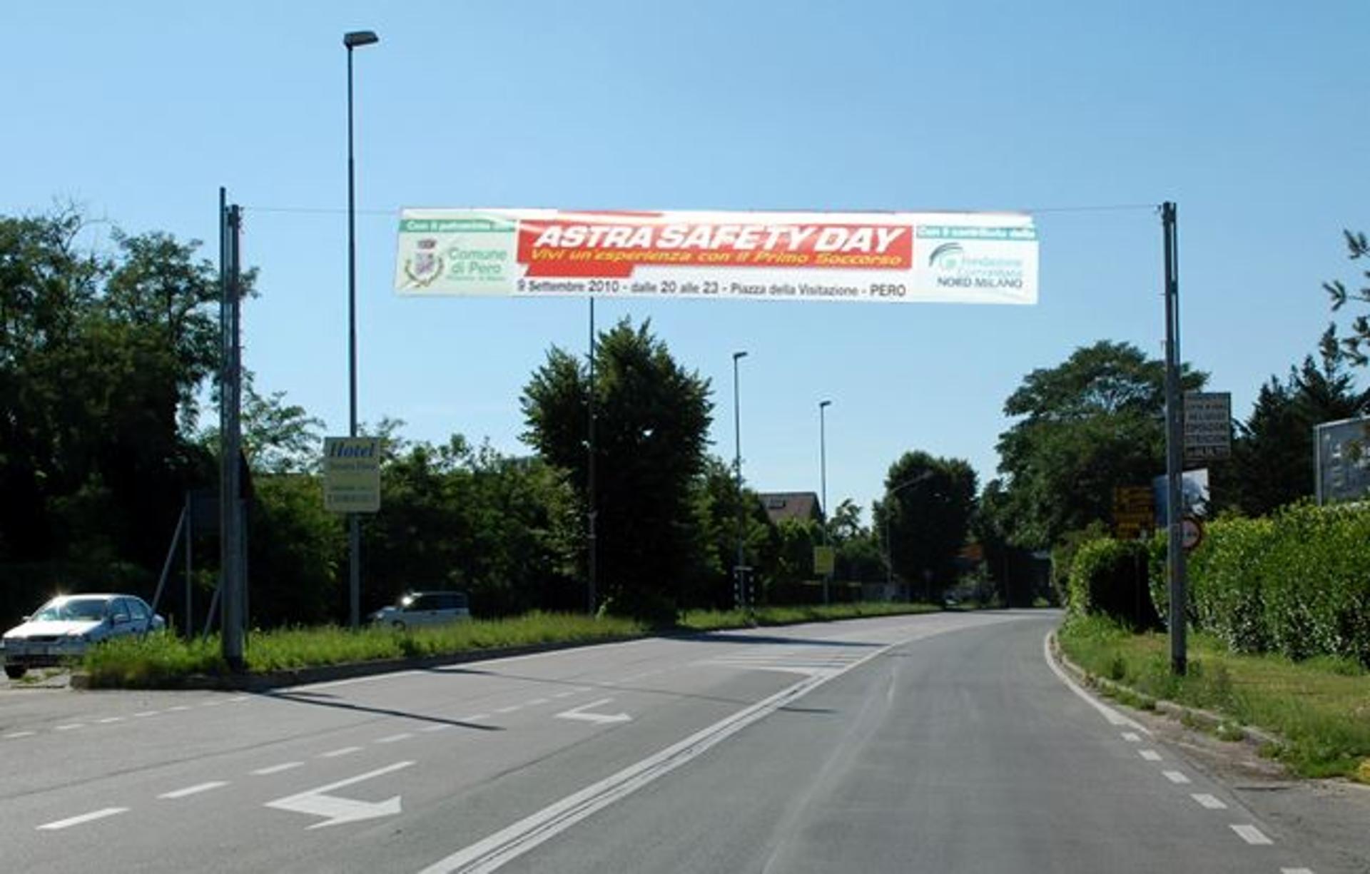 Impianto STRISCIONE a Pero, in zona L'angolo della Pizza