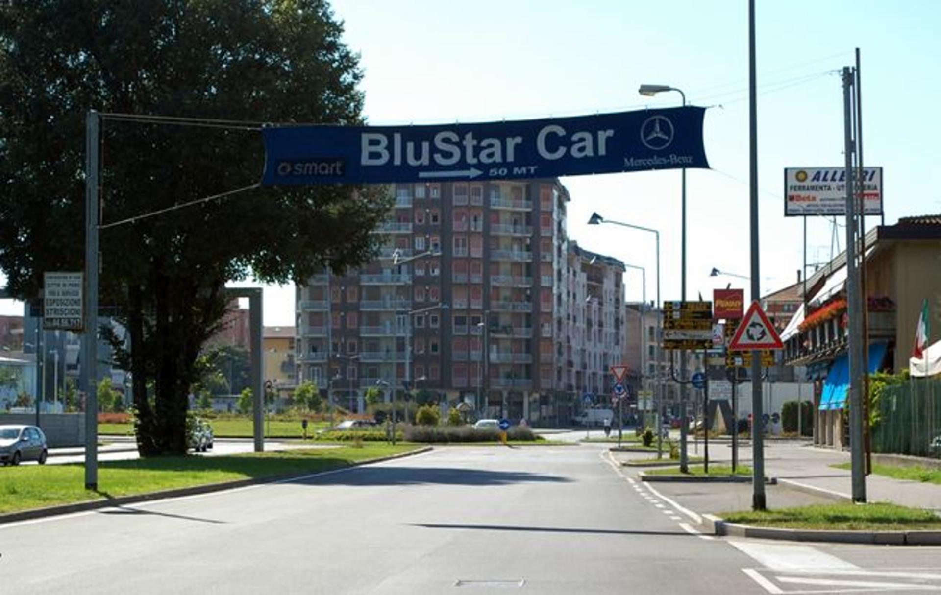 Impianto STRISCIONE a Pero, in zona PENNY