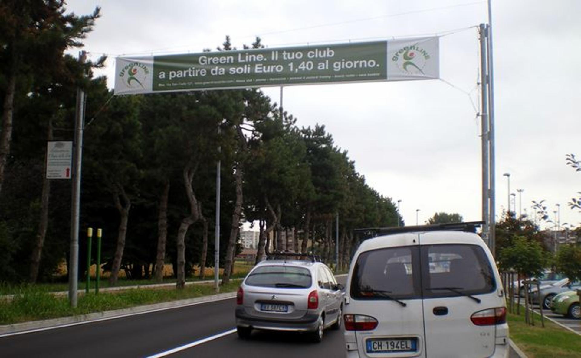 Impianto STRISCIONE a Rho, in zona Esselunga