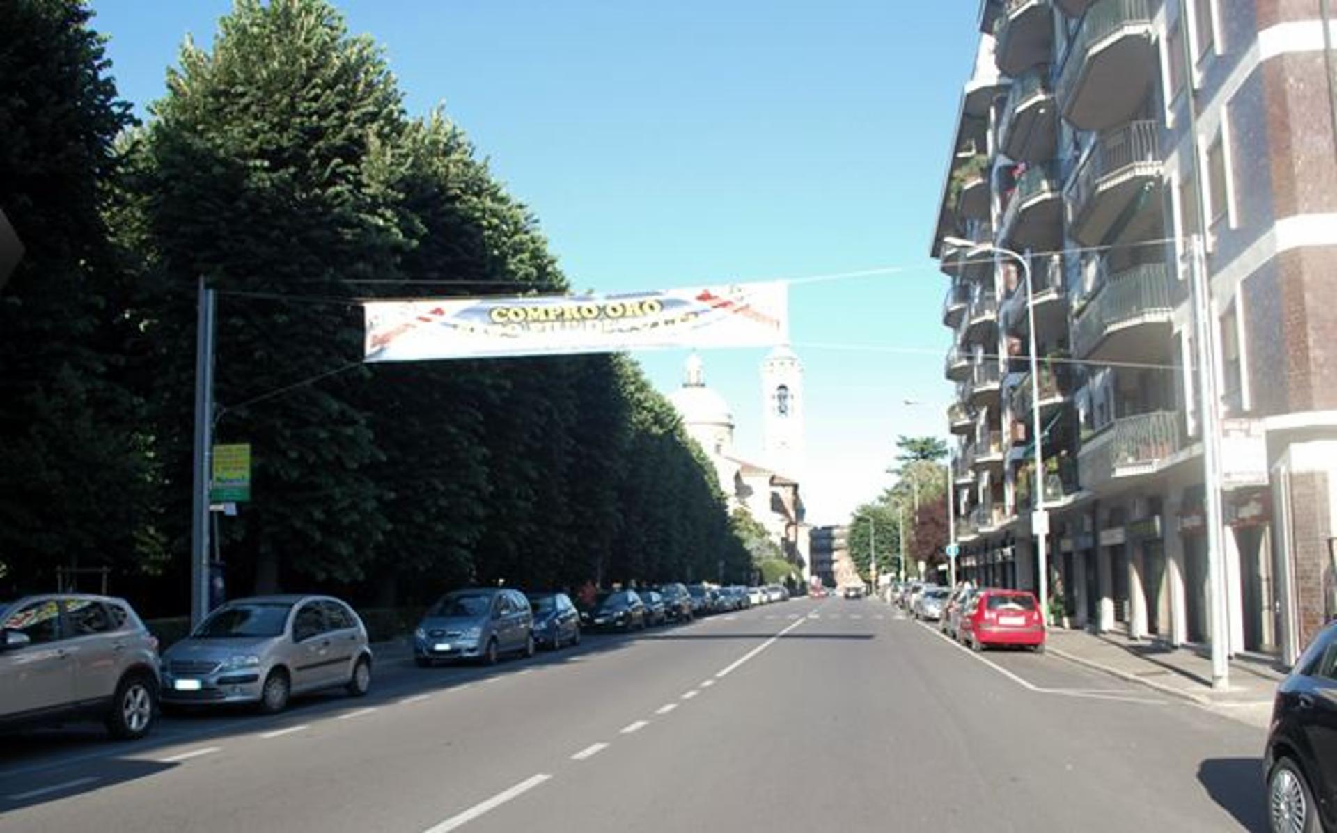Impianto STRISCIONE a Rho, in zona Stile Uomo