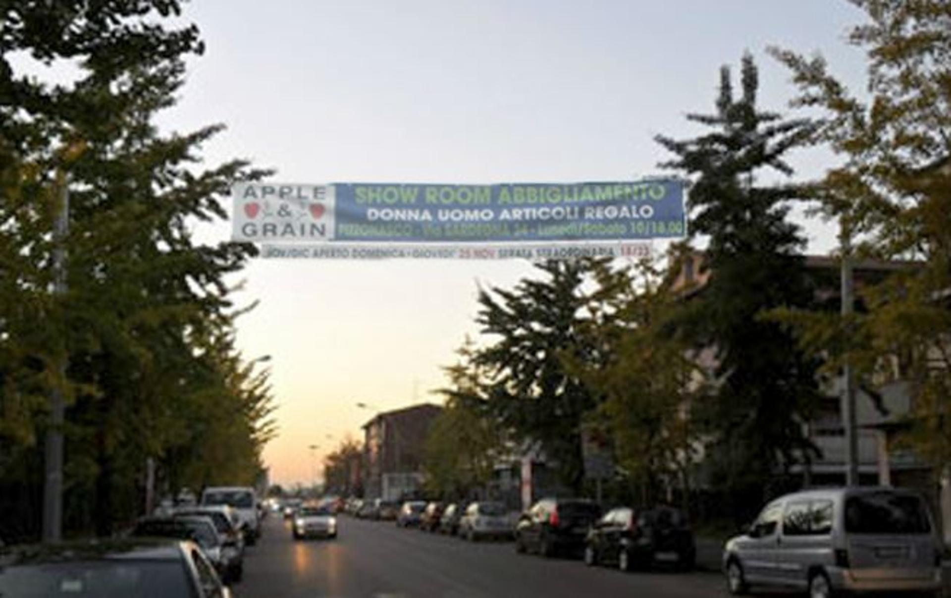 Impianto STRISCIONE a Rozzano, in zona Ristorante MARRO grill pizza