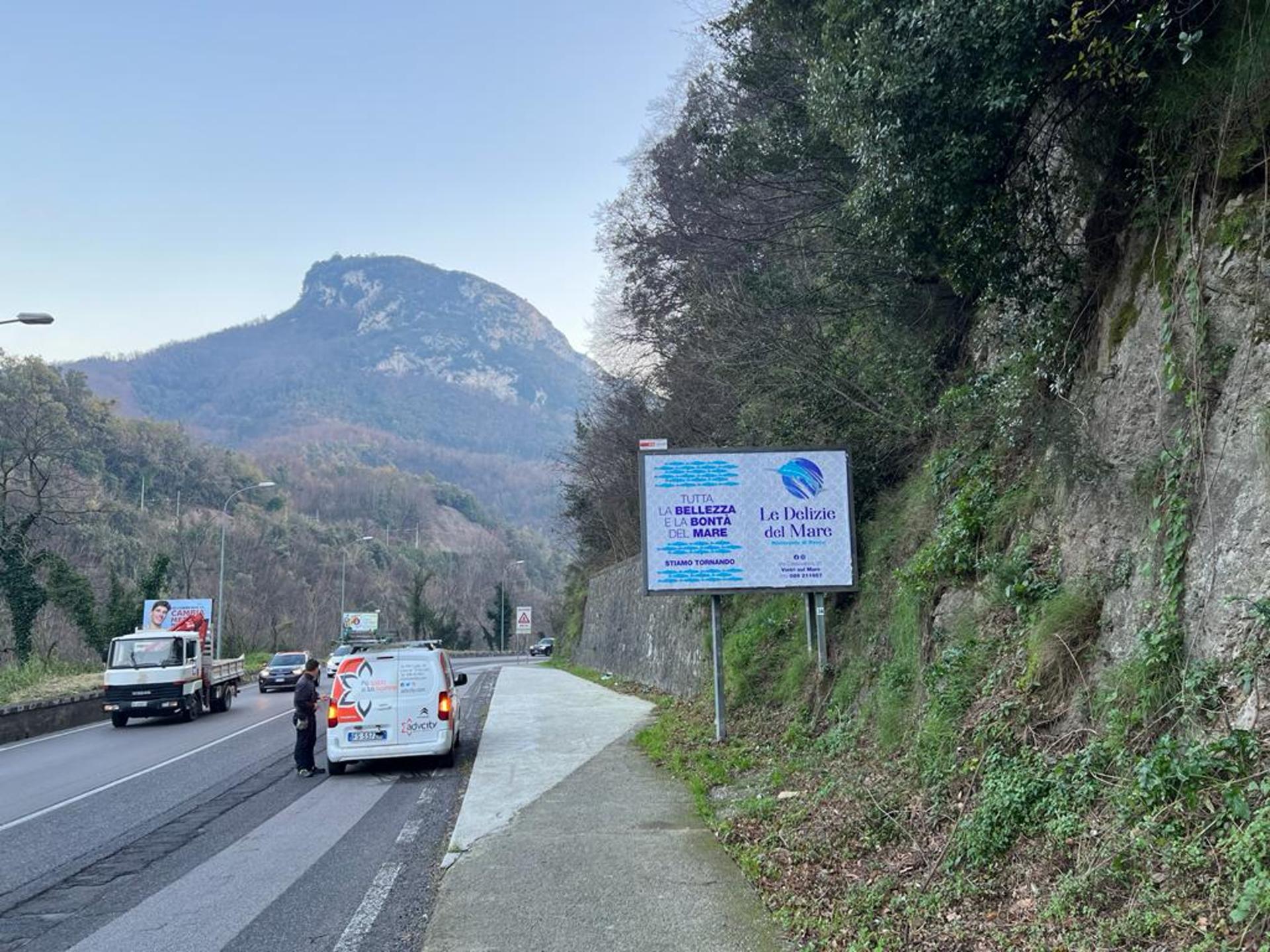Impianto POSTER a Vietri sul Mare, in zona Due Su Due Cafè