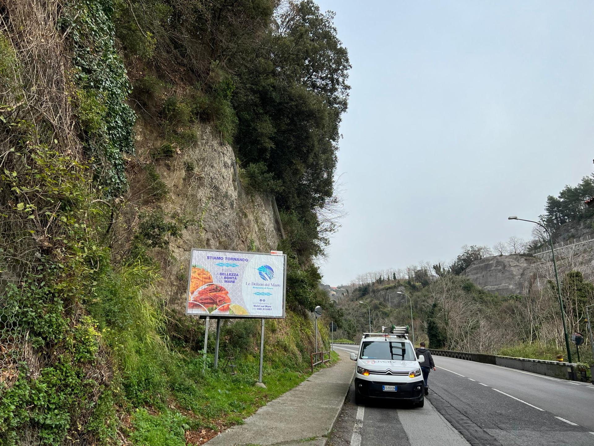 Impianto POSTER a Vietri sul Mare, in zona Due Su Due Cafè