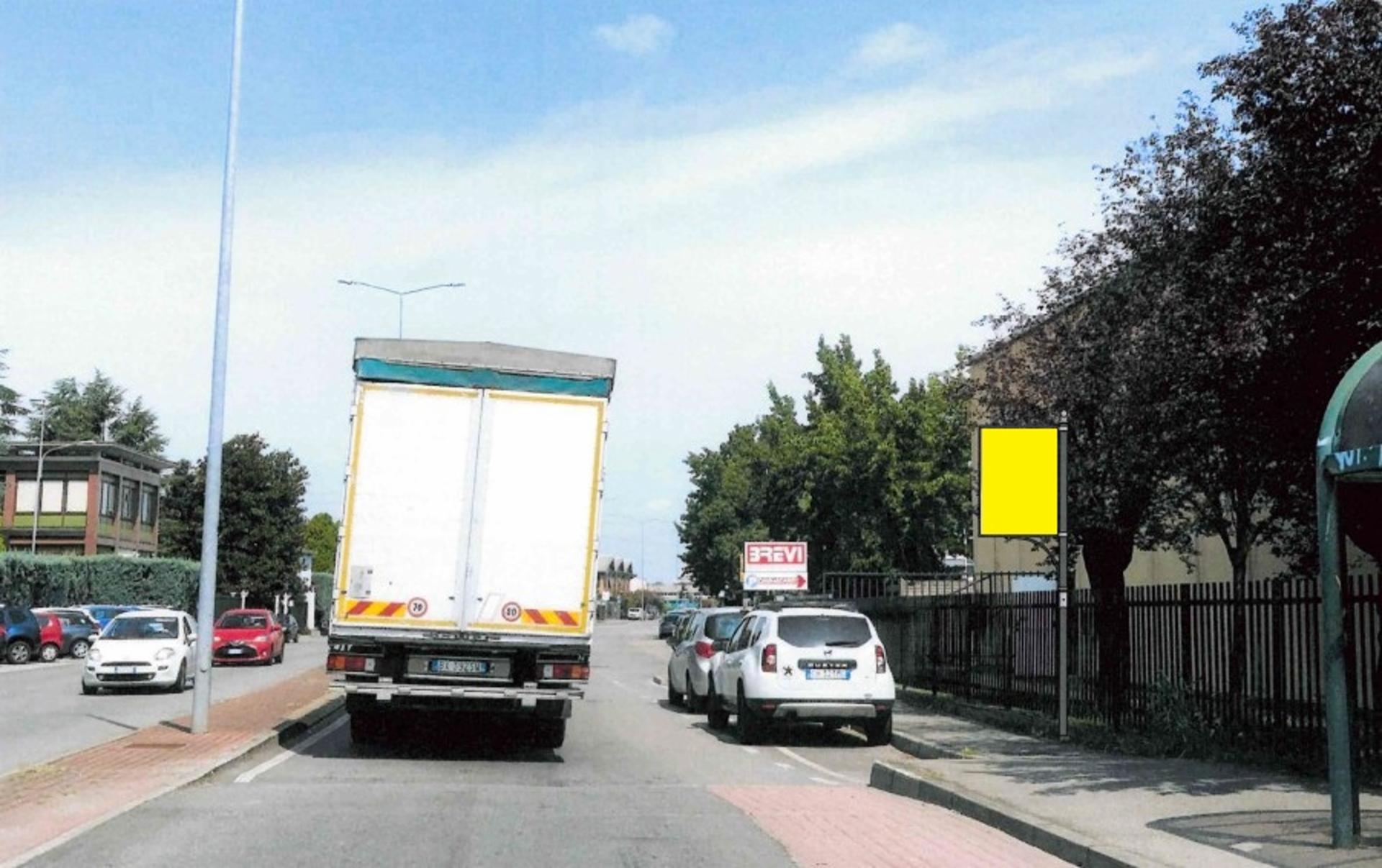 Impianto CARTELLONISTICA a Peschiera Borromeo, in zona Divani Select