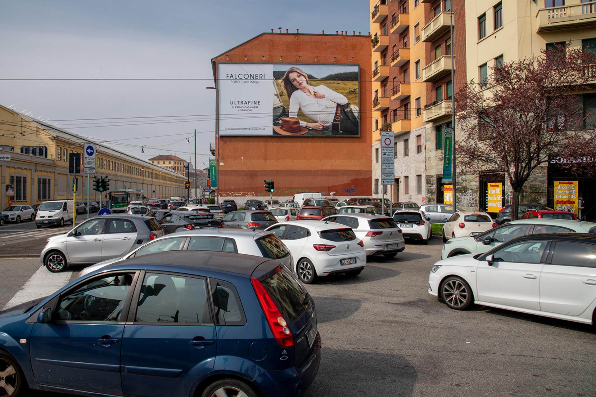 Impianto MEDI FORMATI a Milano, in zona In's Mercato