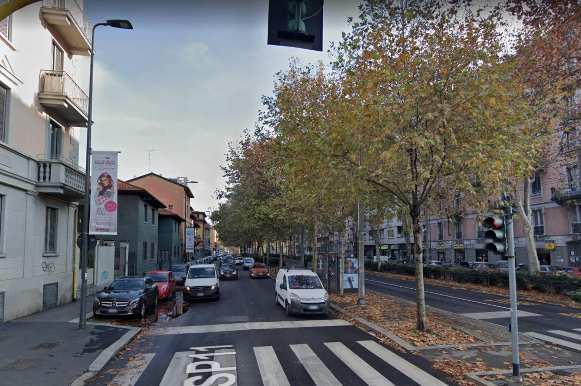 Impianto VERTICAL BANNER a Milano, in zona Line Work