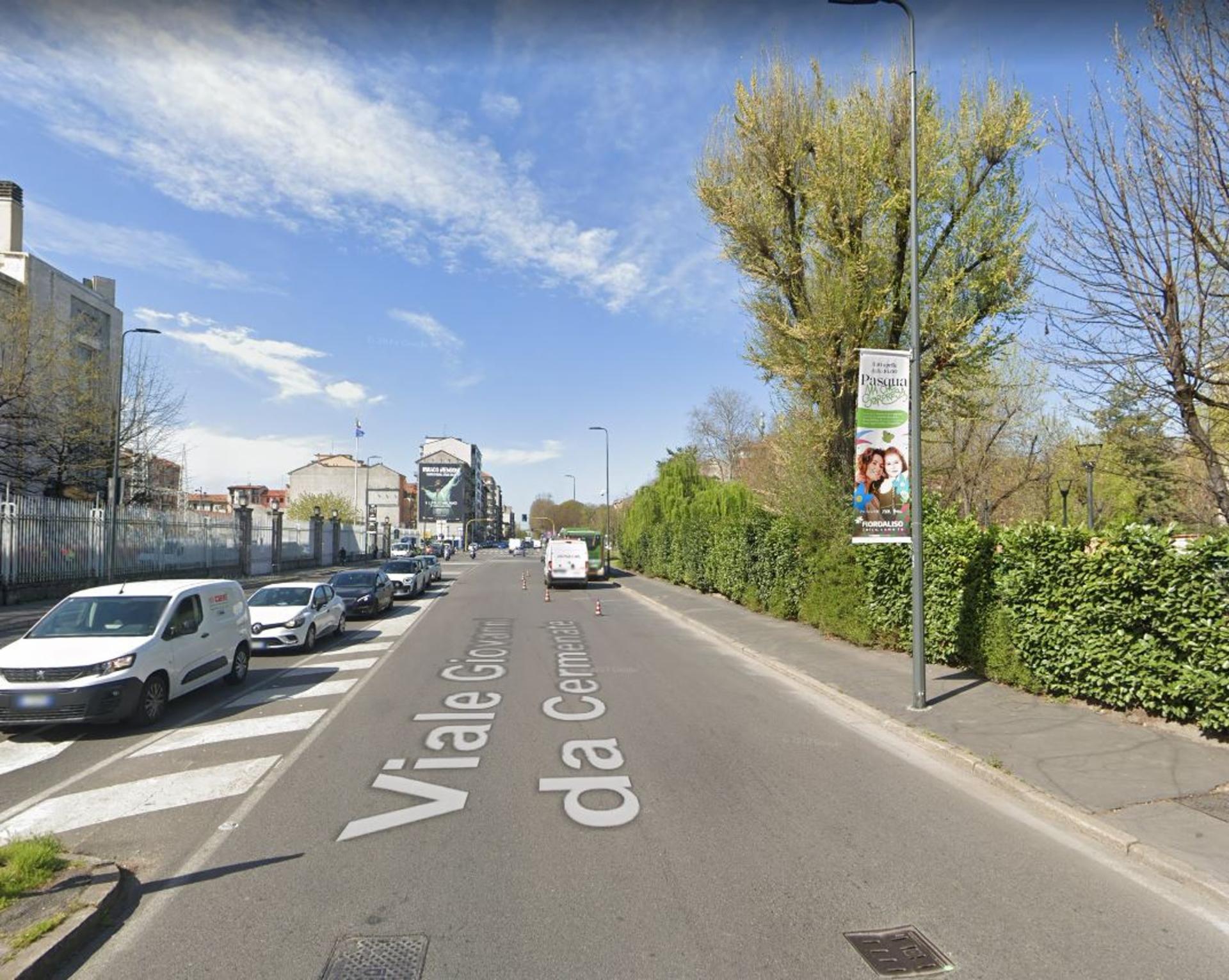 Impianto VERTICAL BANNER a Milano, in zona Sapore di mare