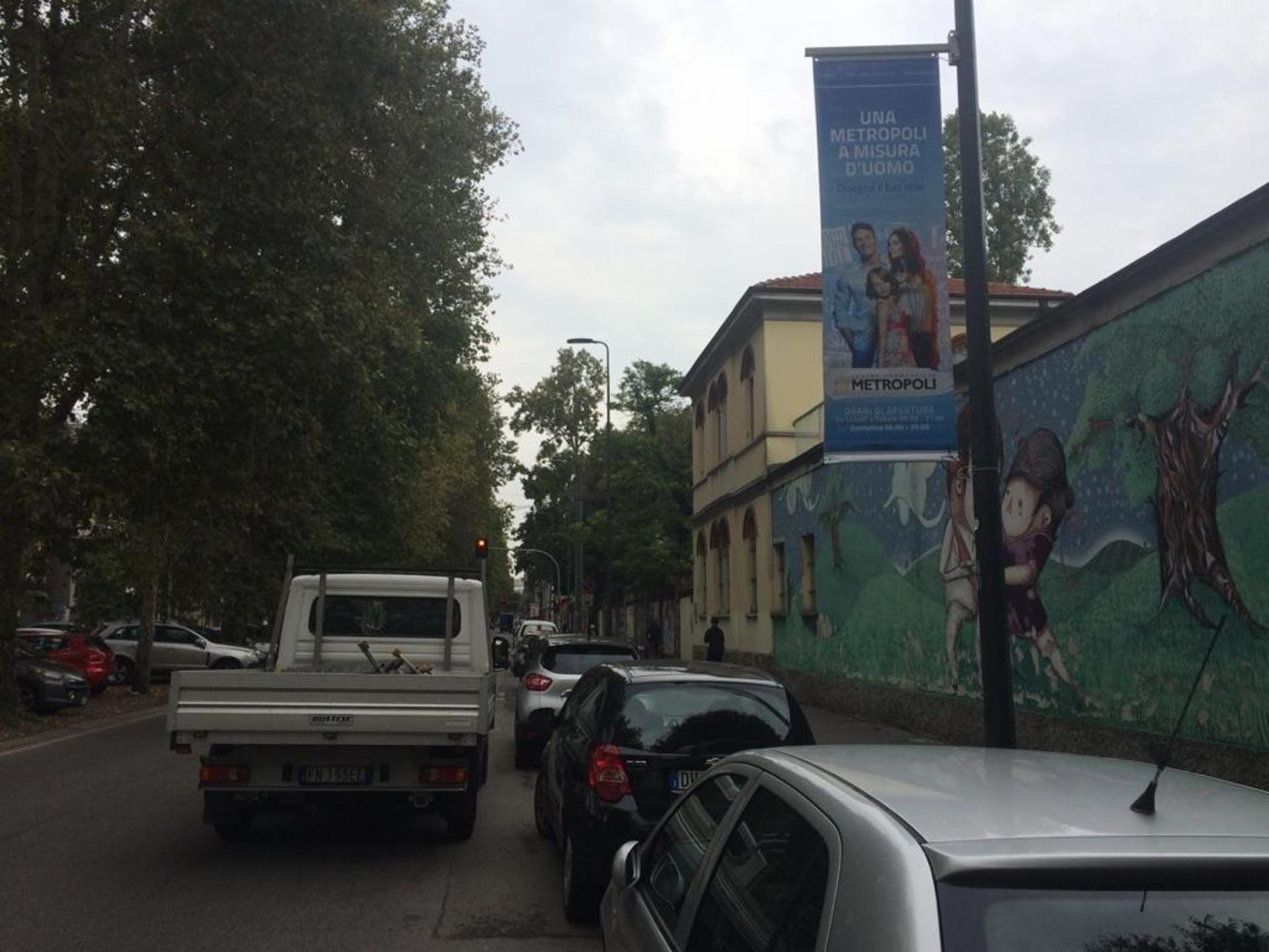Impianto VERTICAL BANNER a Milano, in zona Lidl