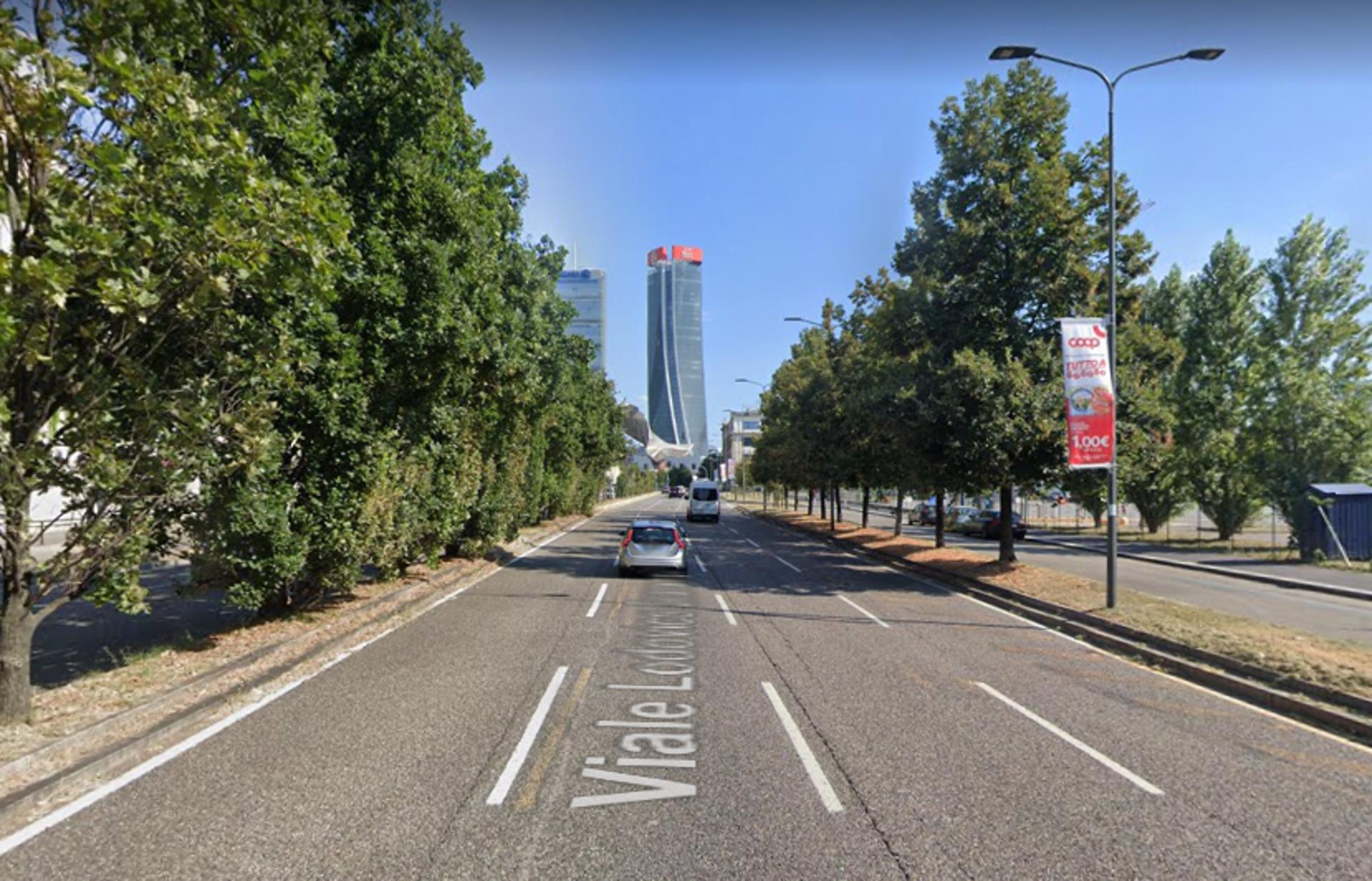 Impianto VERTICAL BANNER a Milano, in zona Da Fabione