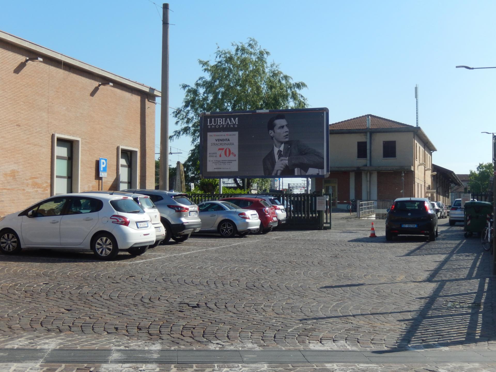 Impianto 6 X 3 a Mantova, in zona Caffe' Teatreno