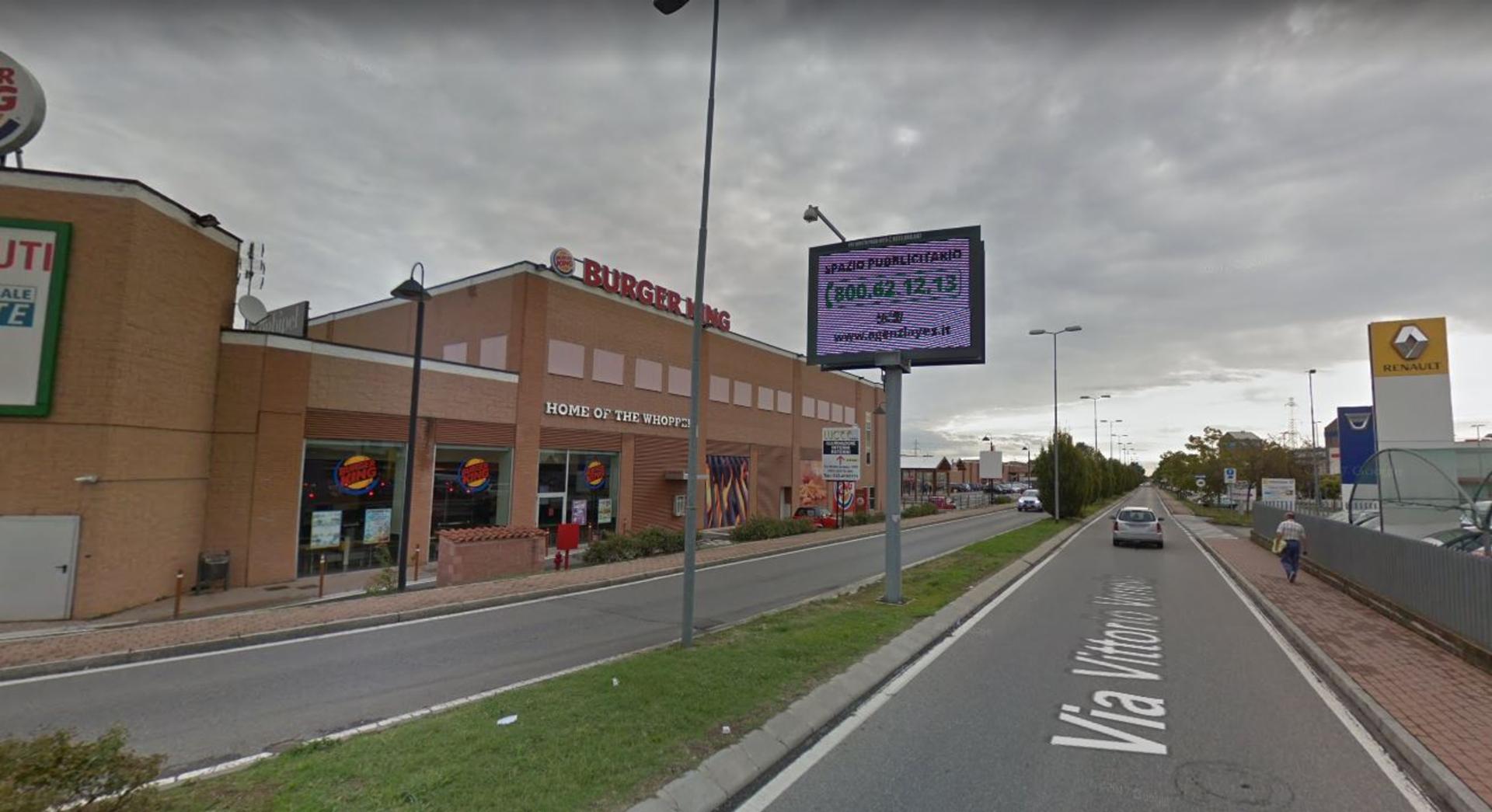 Impianto DISPLAY / LED a Brembate, in zona Burger King