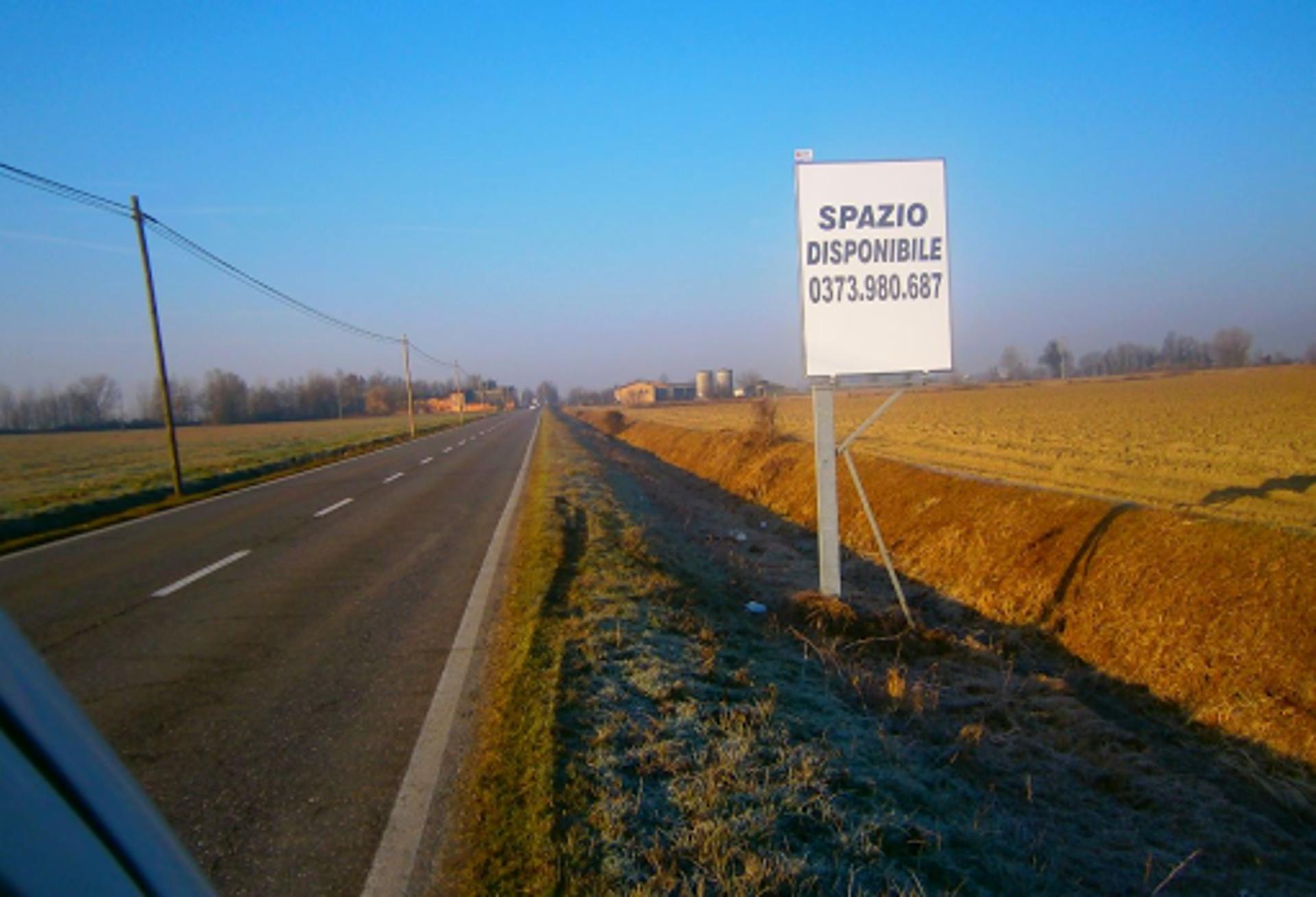 Impianto CARTELLONISTICA a Pessina Cremonese, in zona Pessina Cremonese, Campagnino, fronte