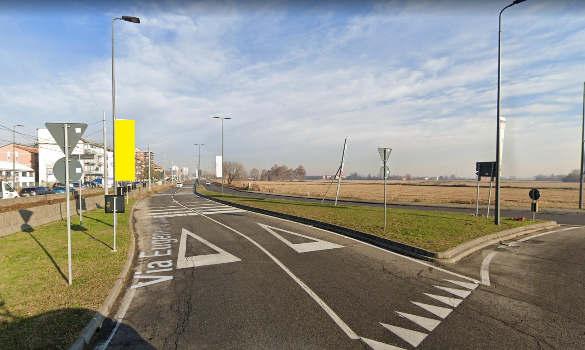 Impianto VERTICAL BANNER a Milano, in zona OVS
