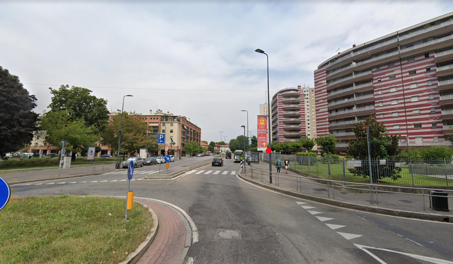 Impianto VERTICAL BANNER a Milano, in zona Jole