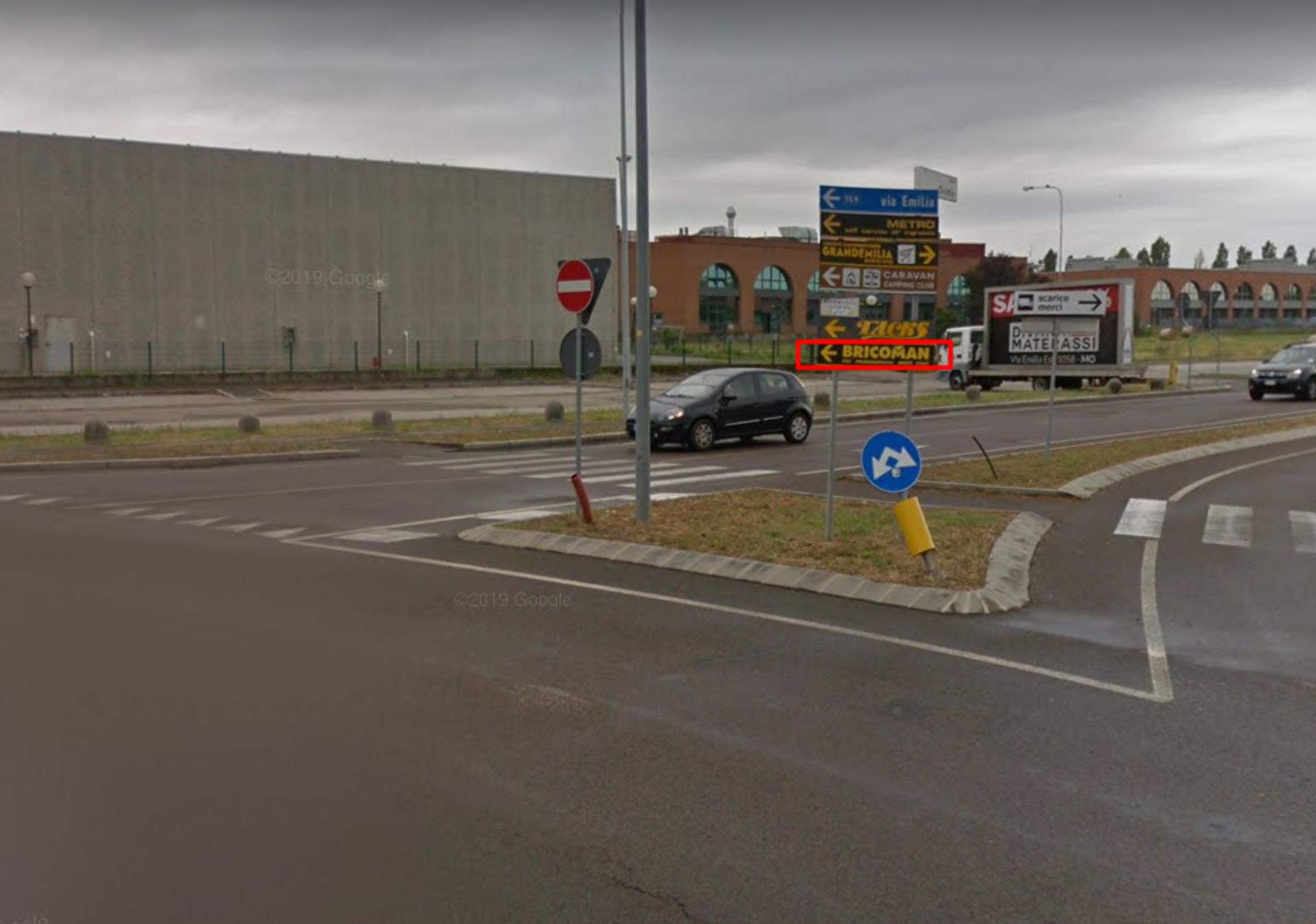 Impianto FRECCE / PREINSEGNE a Modena, in zona Decathlon