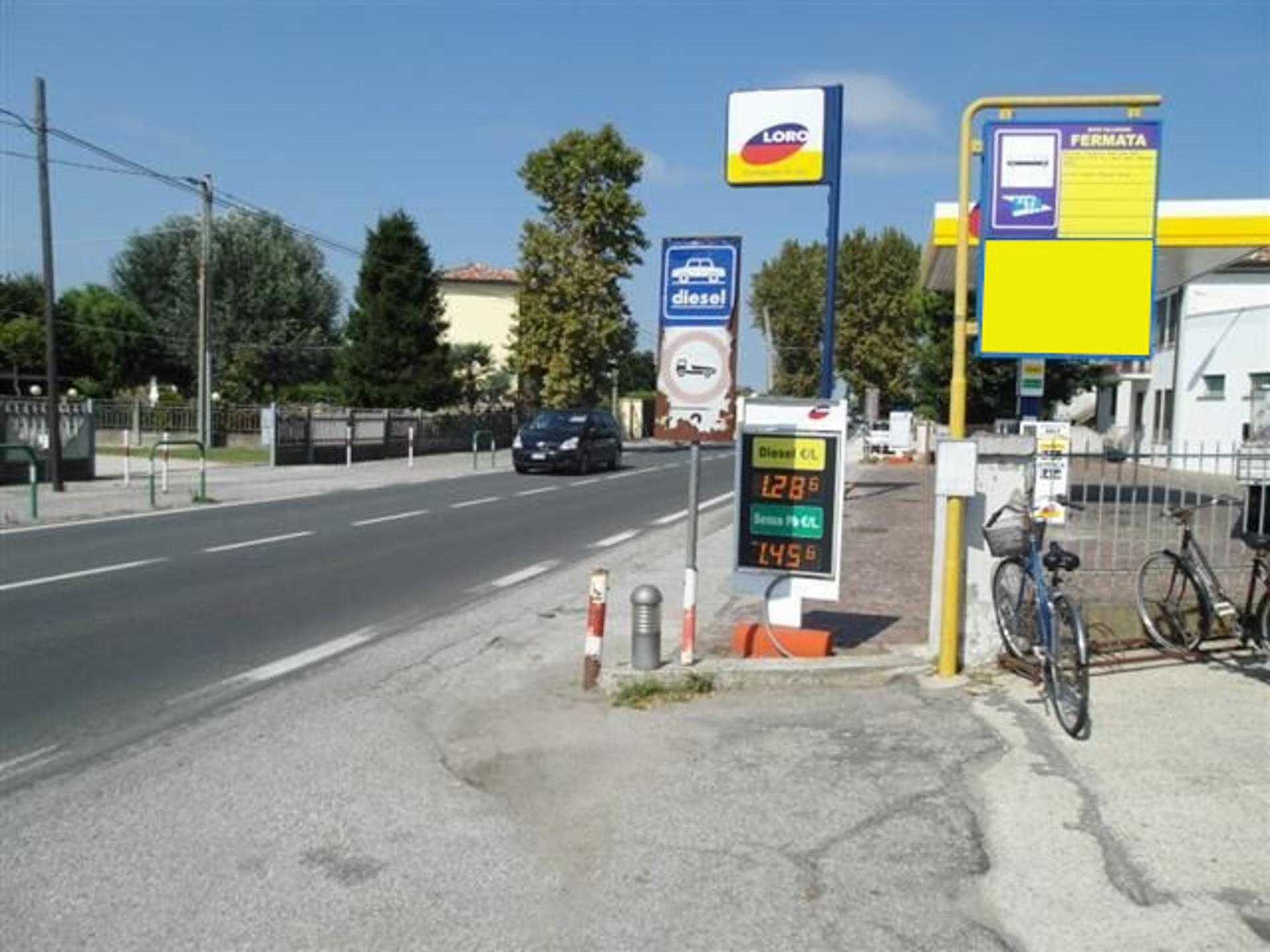 Impianto a REGIONALE VIA P.TA A MARE/ALT.METANO 443 Km 8+210 SX 39/a  BIVIO VILLADOSE  Villadose