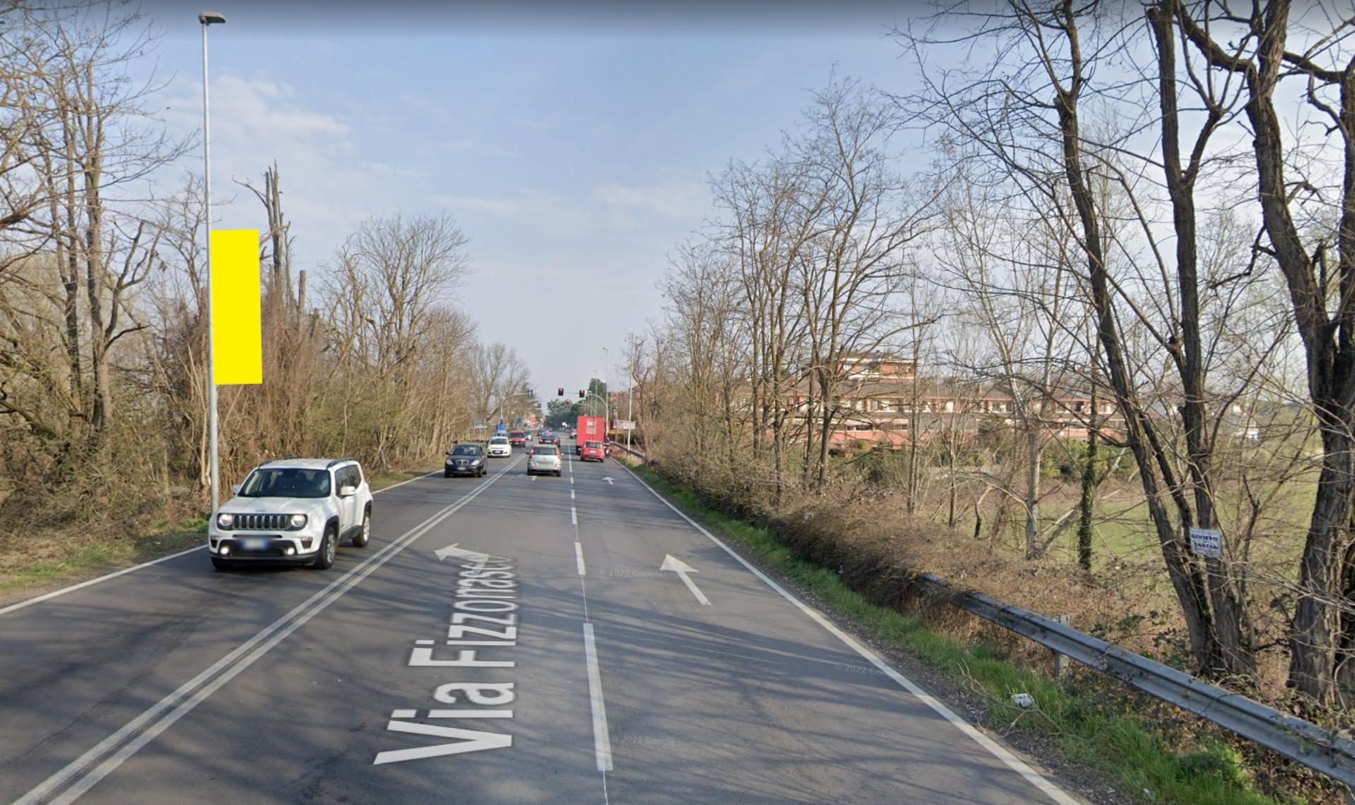 Impianto VERTICAL BANNER a Pieve Emanuele, in zona Via Fizzonasco - Via Molise (Pieve Emanuele)