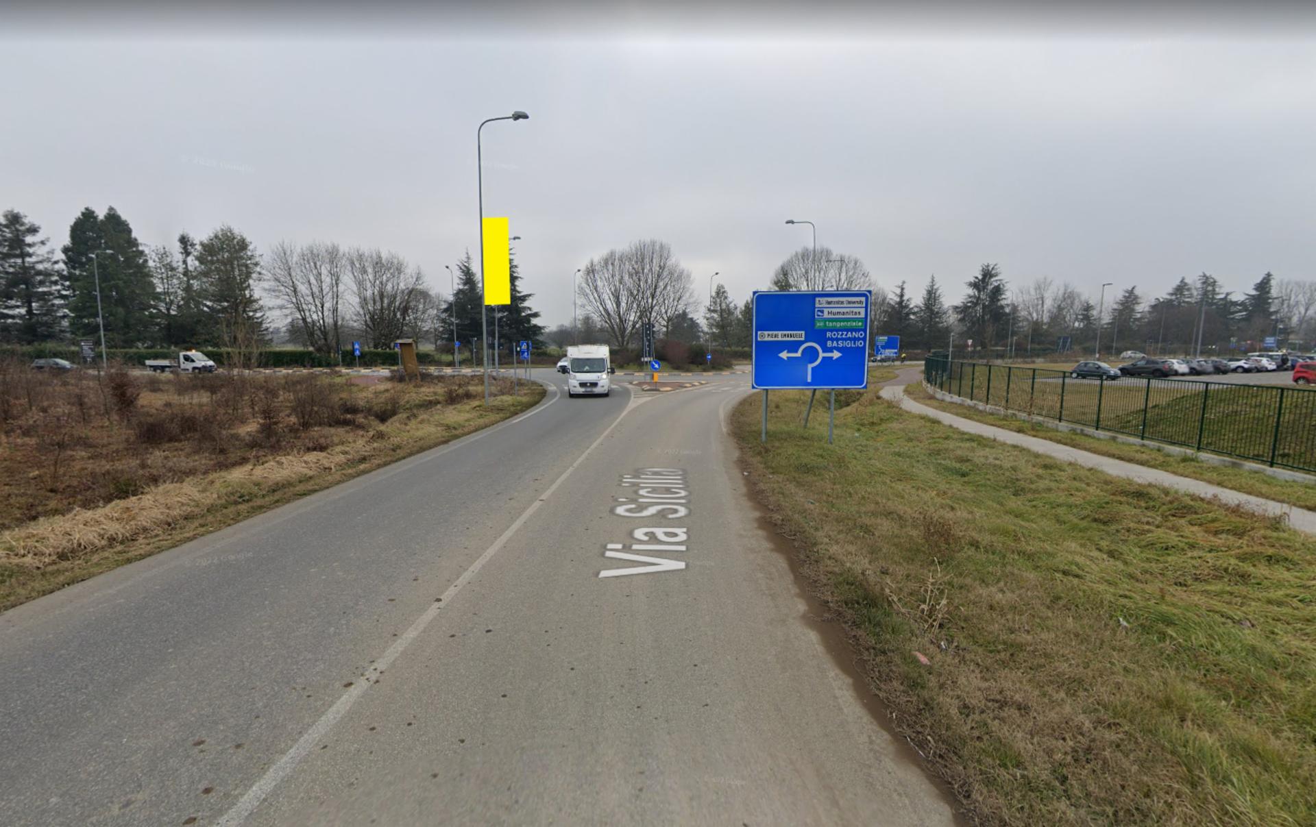 Impianto VERTICAL BANNER a Pieve Emanuele, in zona Bistot Serim