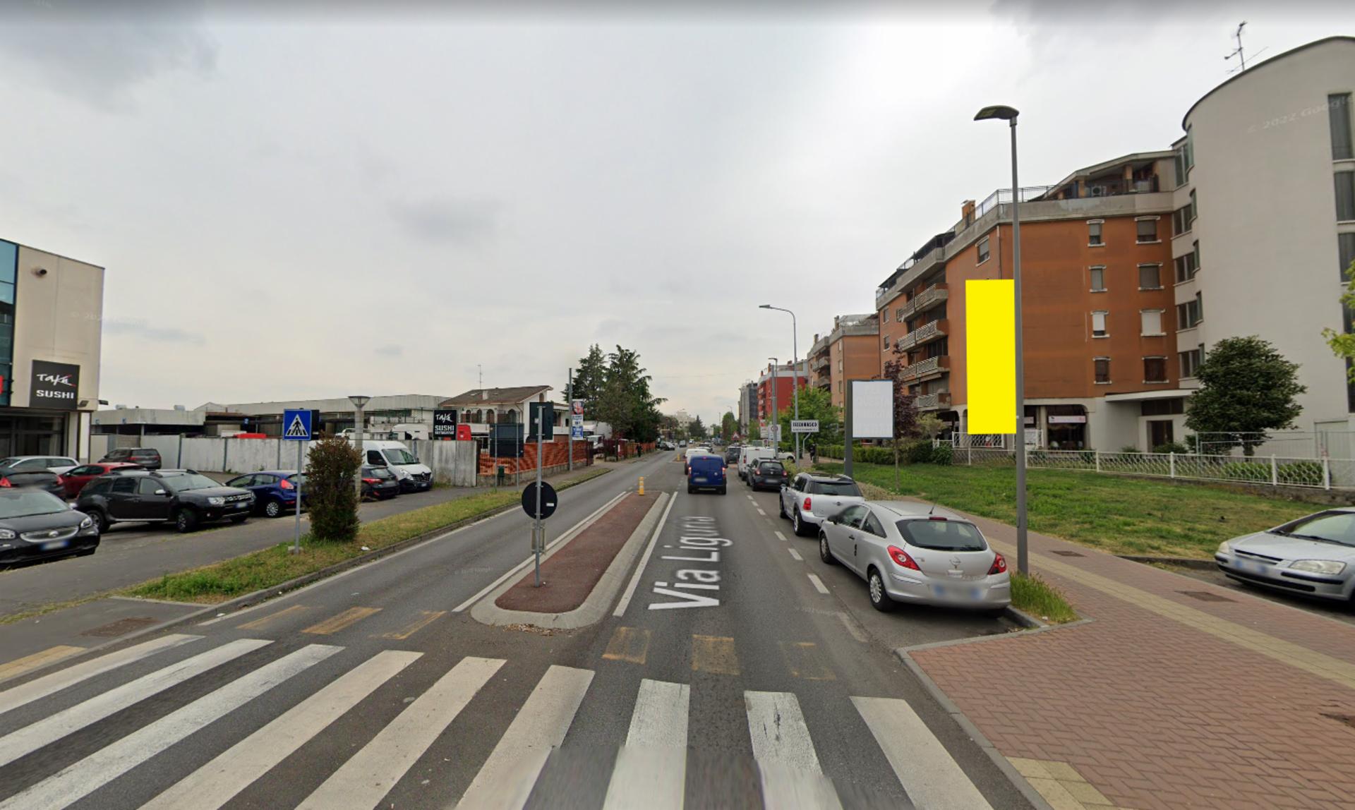Impianto VERTICAL BANNER a Rozzano, in zona Taku SUSHI