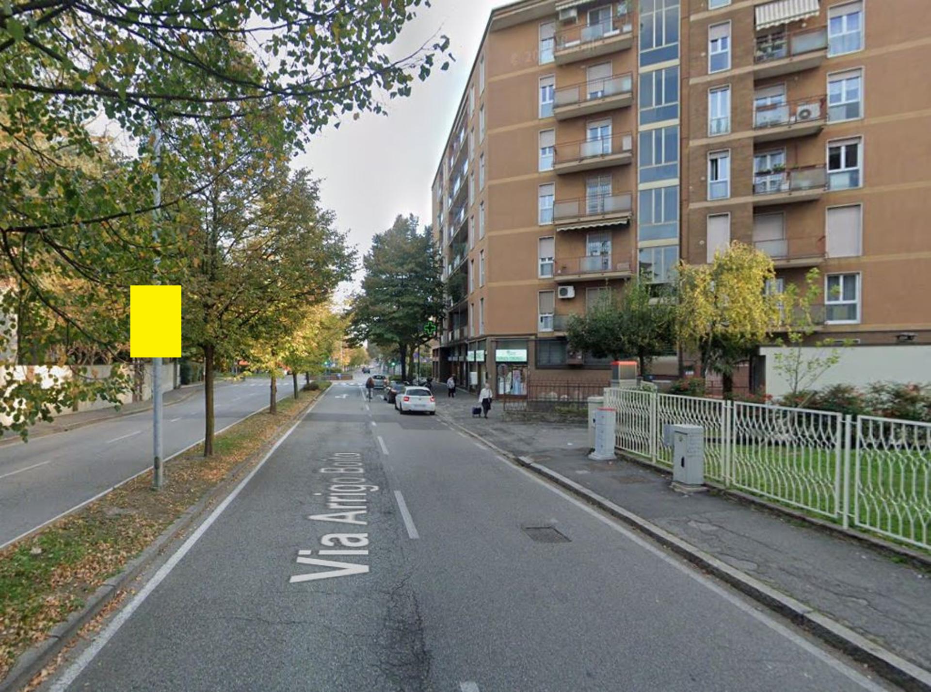 Impianto POLE MEDIA a Monza, in zona Carrefour Market