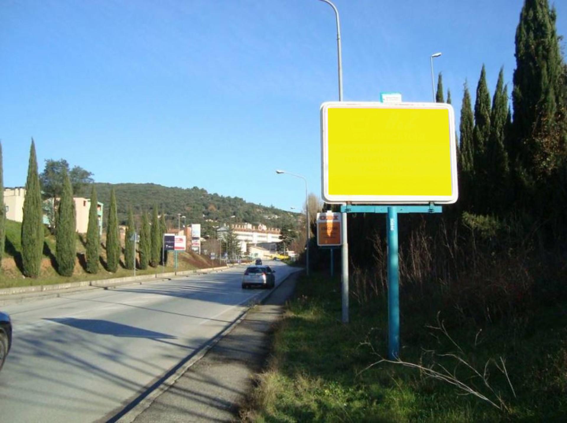 Impianto CARTELLONISTICA a Perugia, in zona Perugia Fumetti