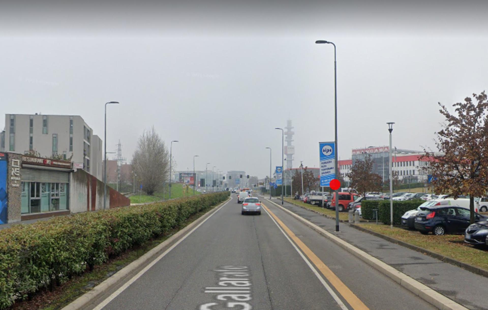 Impianto VERTICAL BANNER a Milano, in zona Camicissima