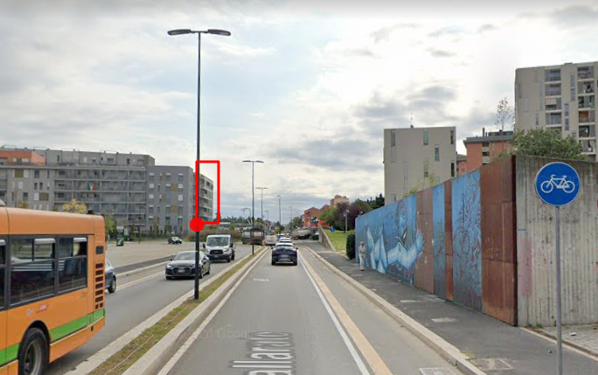 Impianto VERTICAL BANNER a Milano, in zona Bellissima