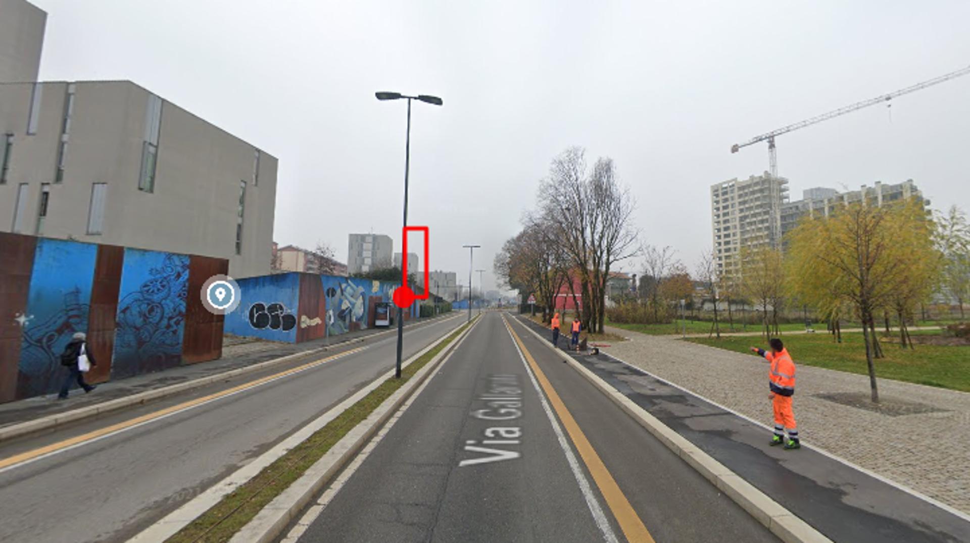 Impianto VERTICAL BANNER a Milano, in zona Bellissima