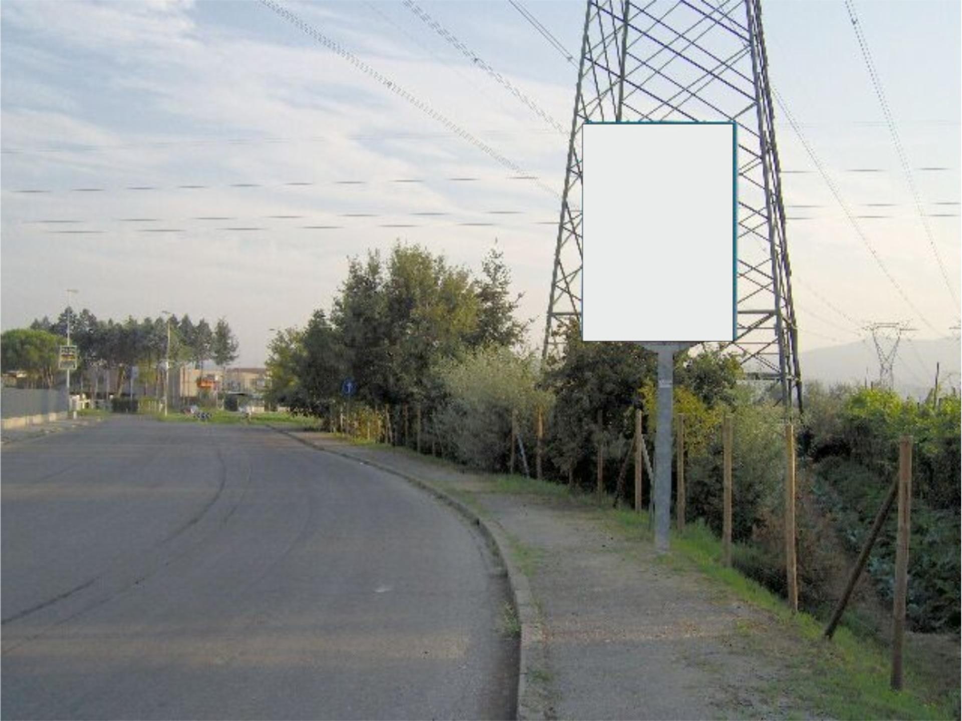 Impianto CARTELLONISTICA a Prato, in zona Sainth Moda