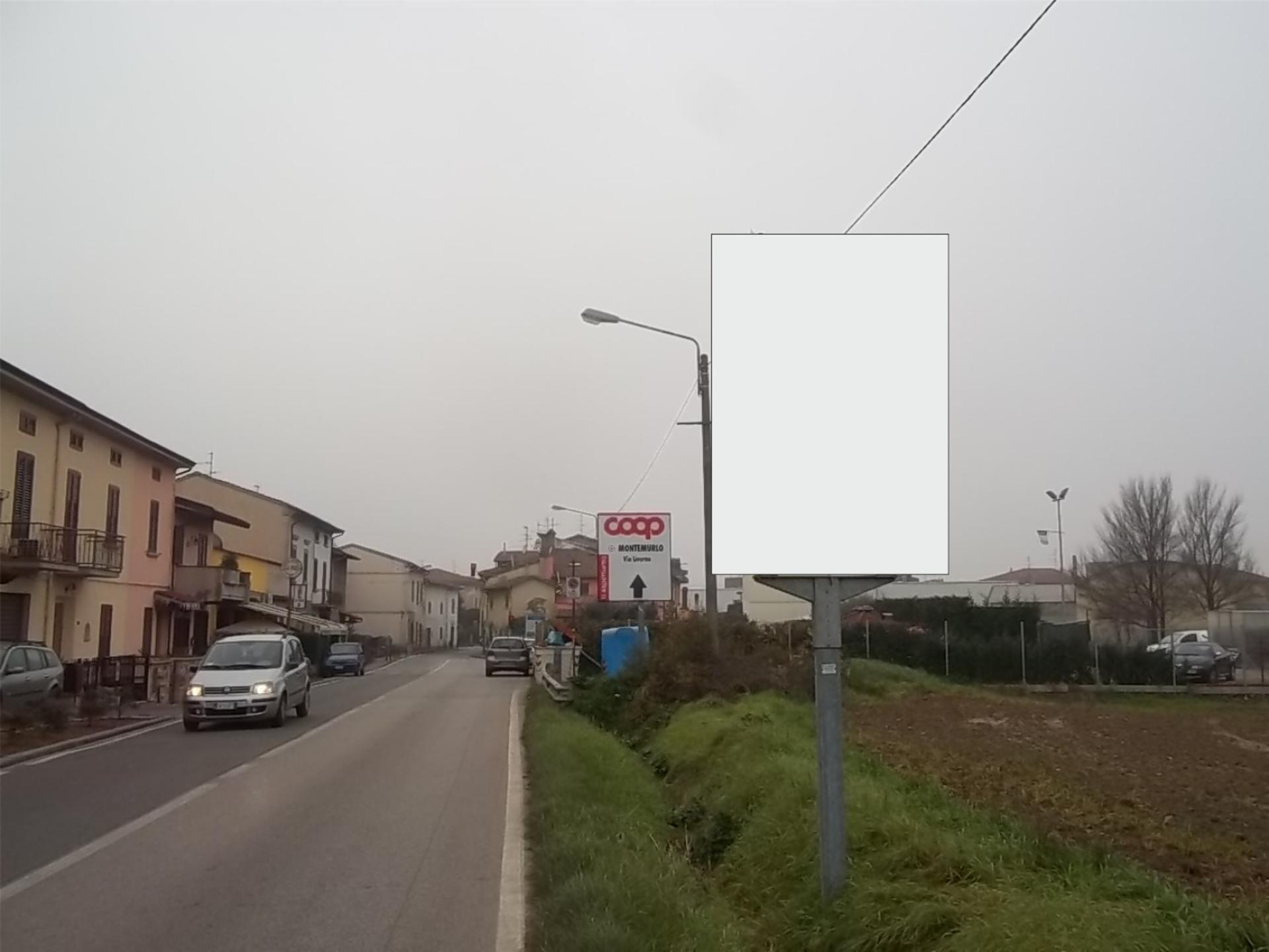 Impianto CARTELLONISTICA a Prato, in zona Conad