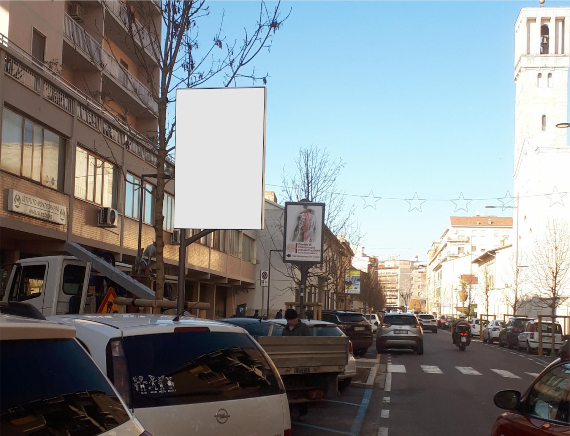 Impianto CARTELLONISTICA a Prato, in zona Pizzeria Amalfi
