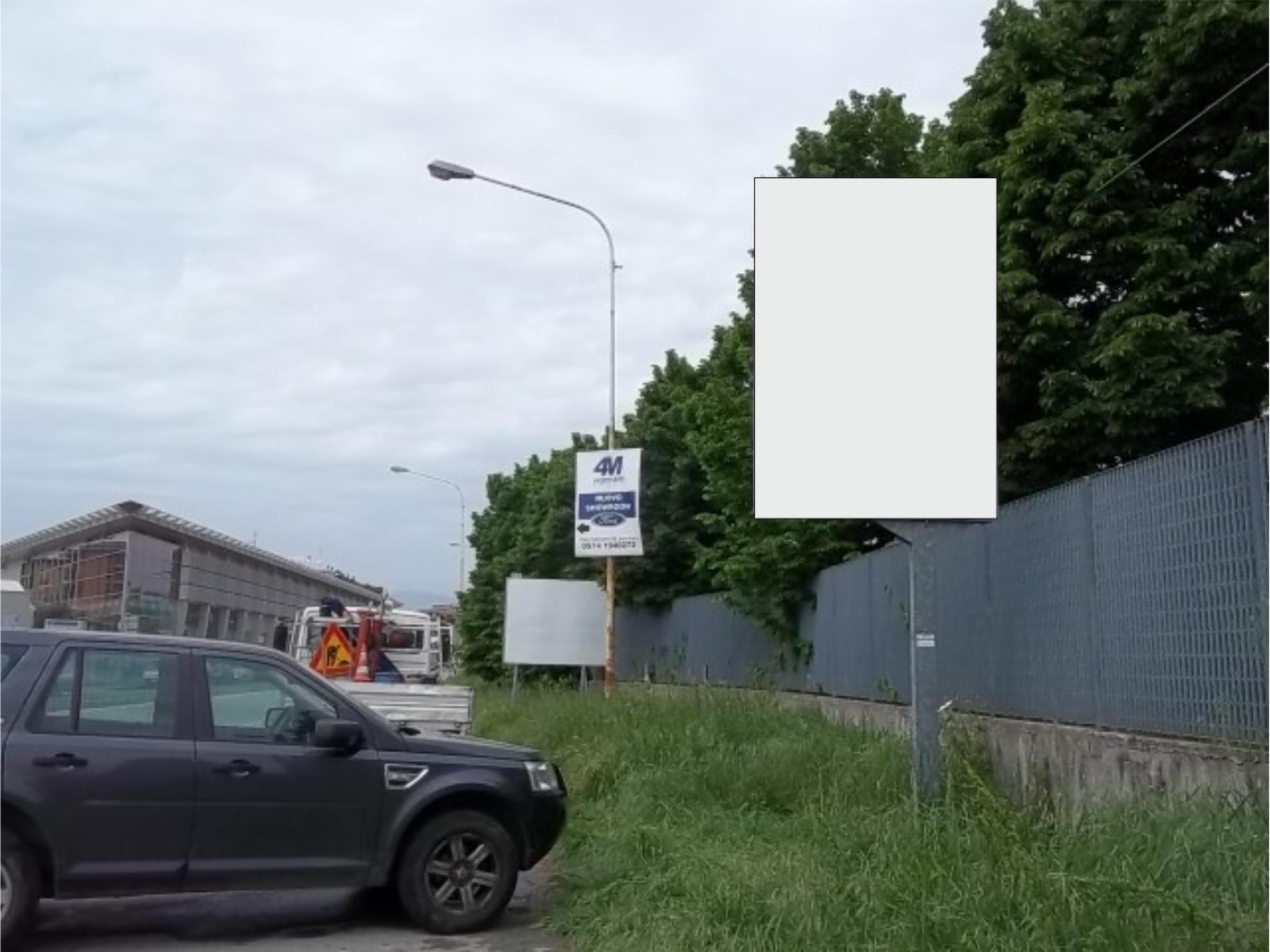 Impianto CARTELLONISTICA a Prato, in zona Miraglia Mood