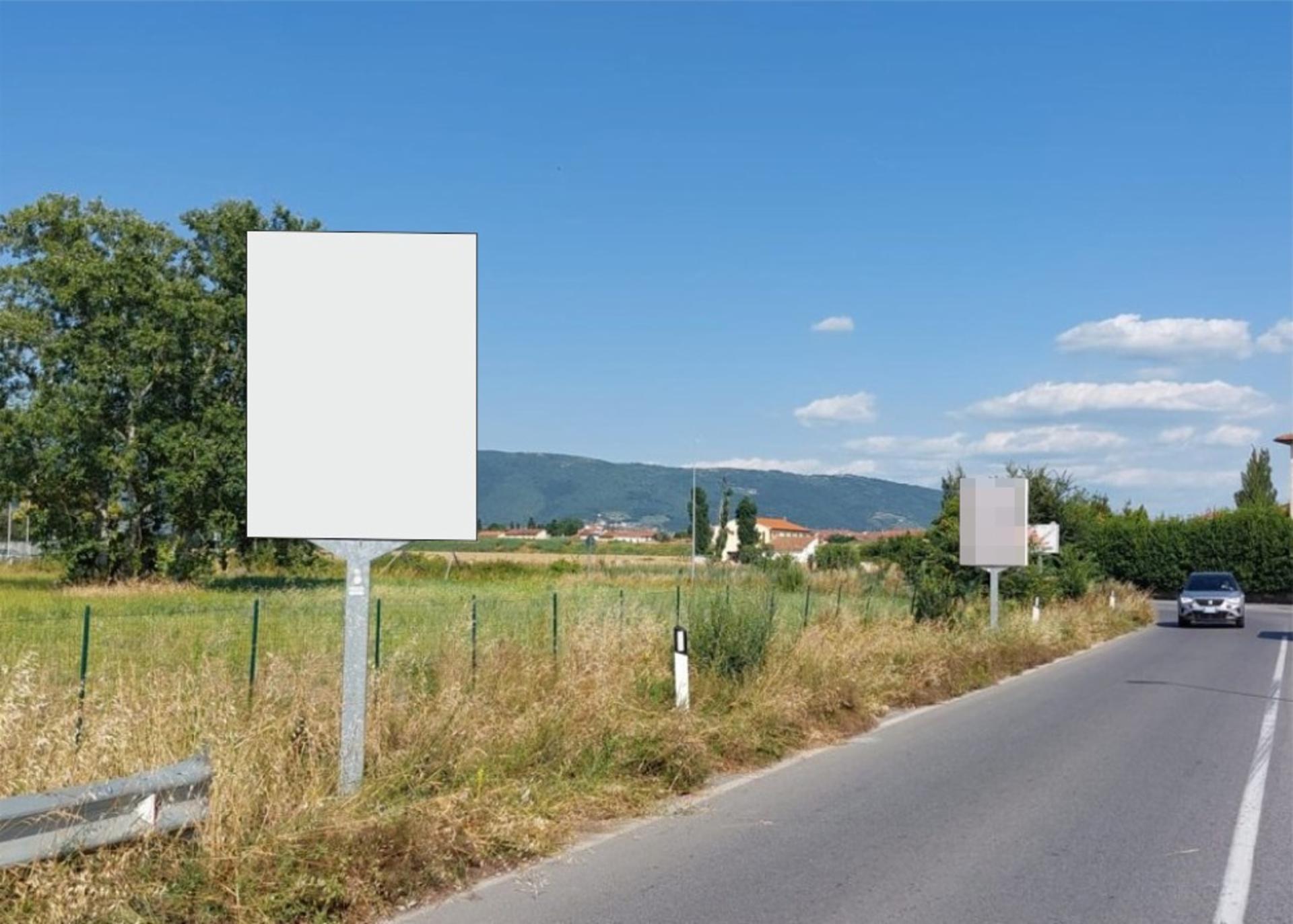 Impianto CARTELLONISTICA a Prato, in zona Penny