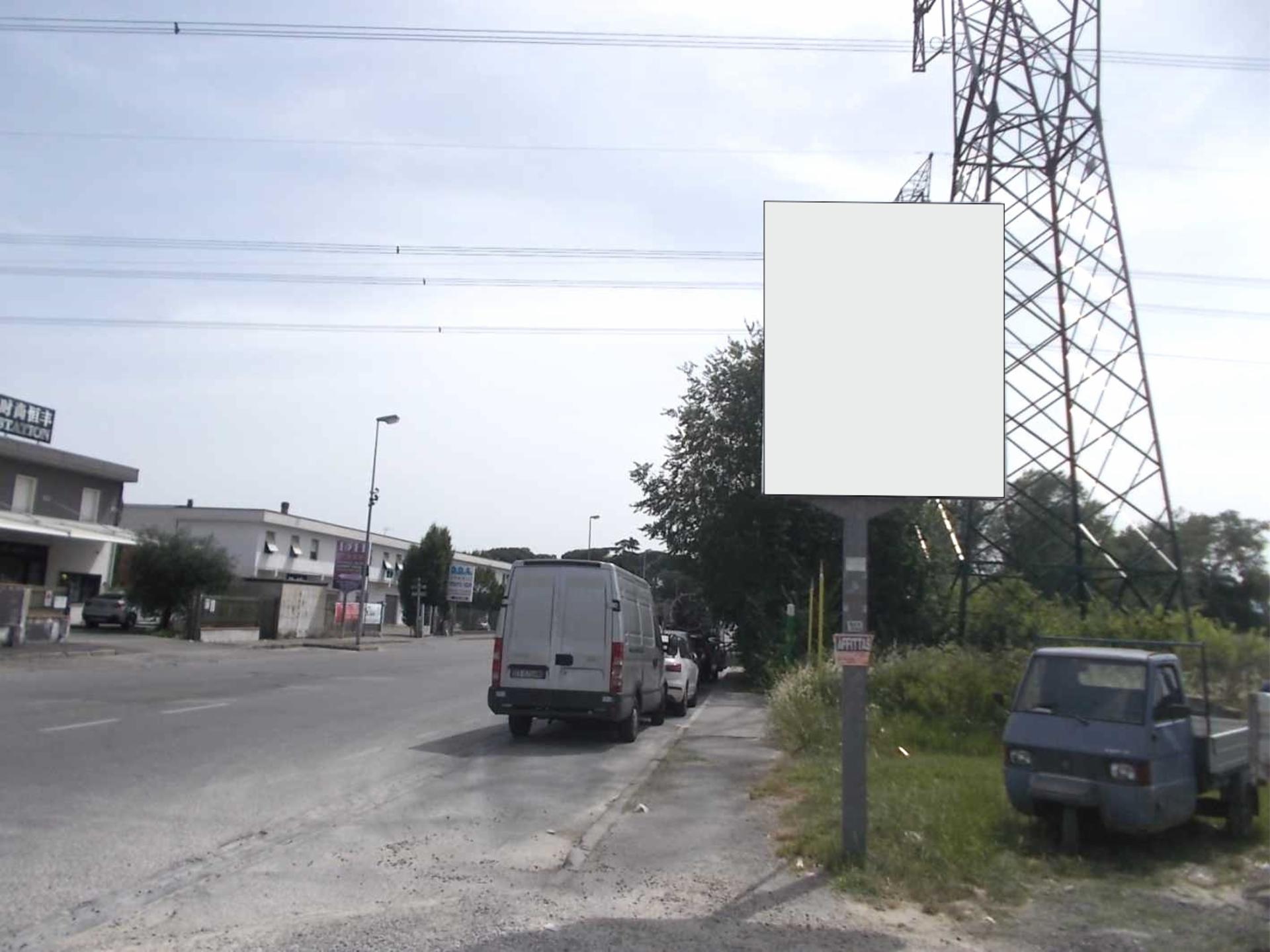 Impianto CARTELLONISTICA a Prato, in zona Eni