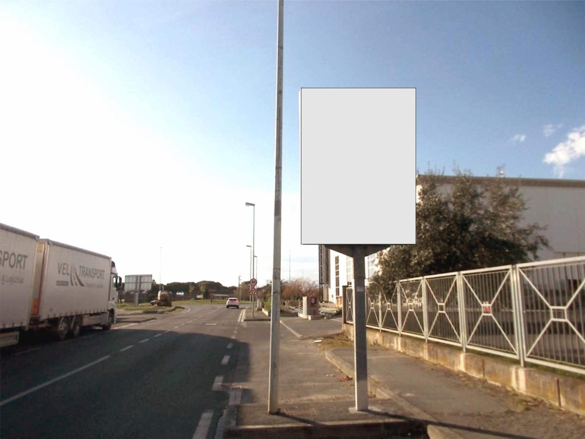 Impianto CARTELLONISTICA a Prato, in zona Alimentari