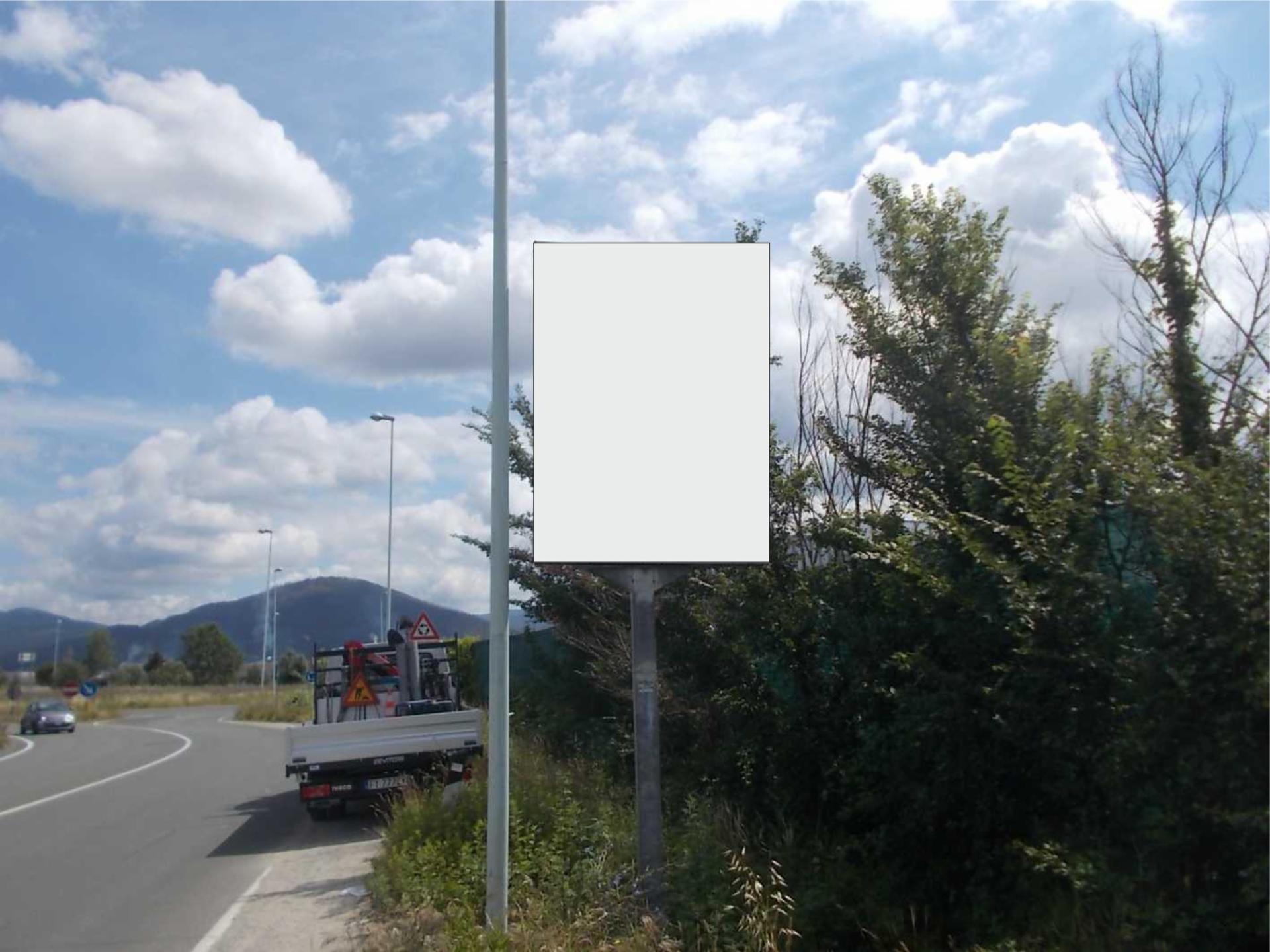 Impianto CARTELLONISTICA a Prato, in zona Penny