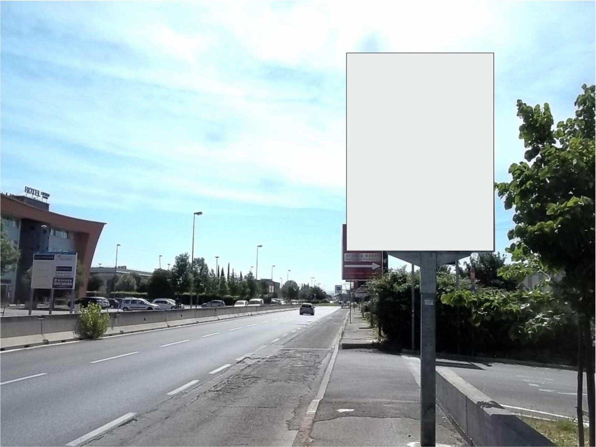 Impianto CARTELLONISTICA a Prato, in zona DMG